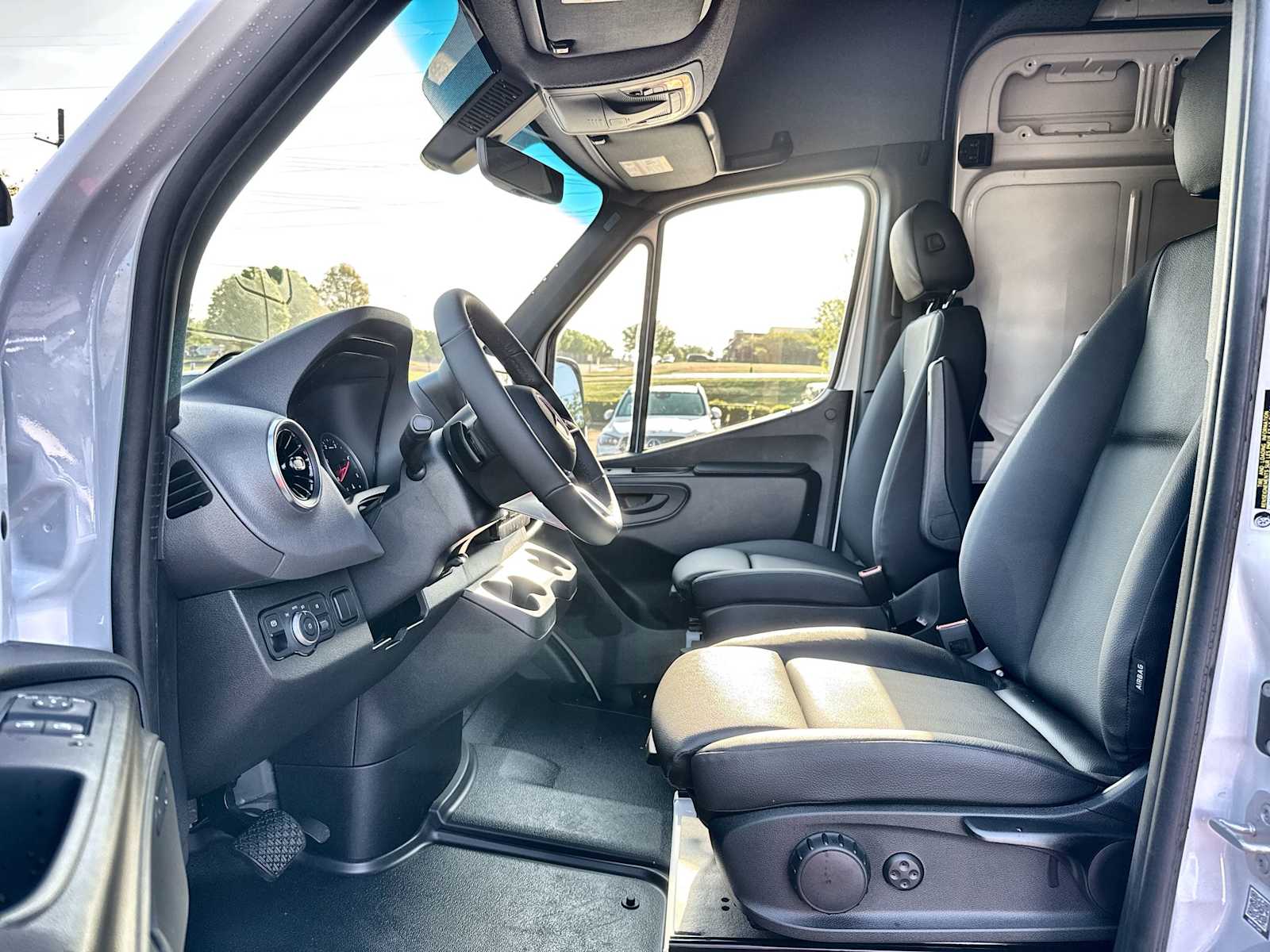 Thumbnail: 2026 Mercedes-Benz Sprinter - 2