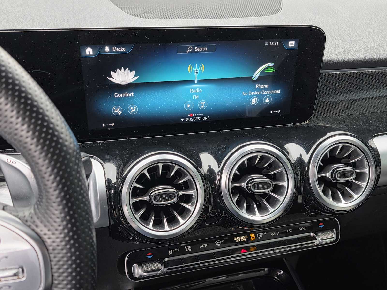 Thumbnail: 2022 Mercedes-Benz GLB - 10