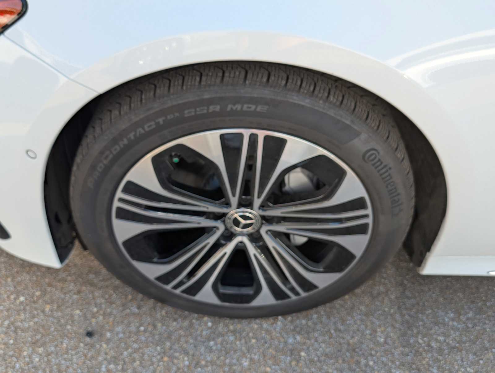 2025 Mercedes Benz E 350 photo 4