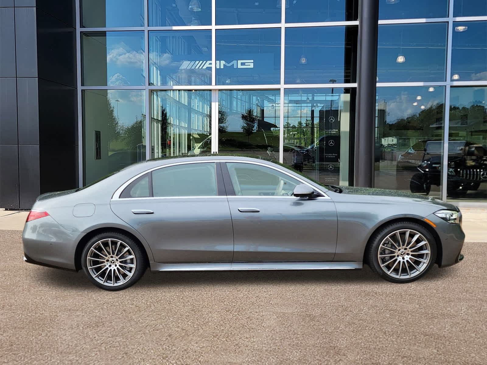 Thumbnail: 2025 Mercedes-Benz S-Class - 24