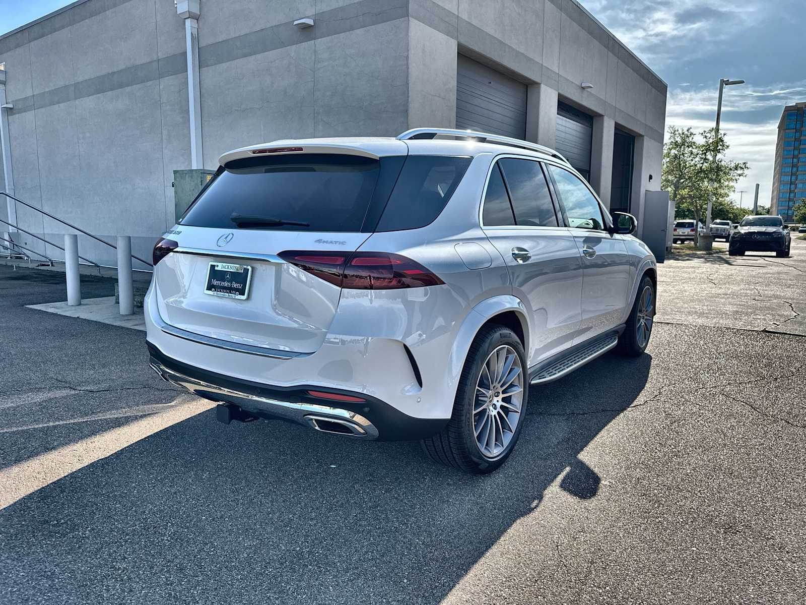 Thumbnail: 2026 Mercedes-Benz GLE - 8