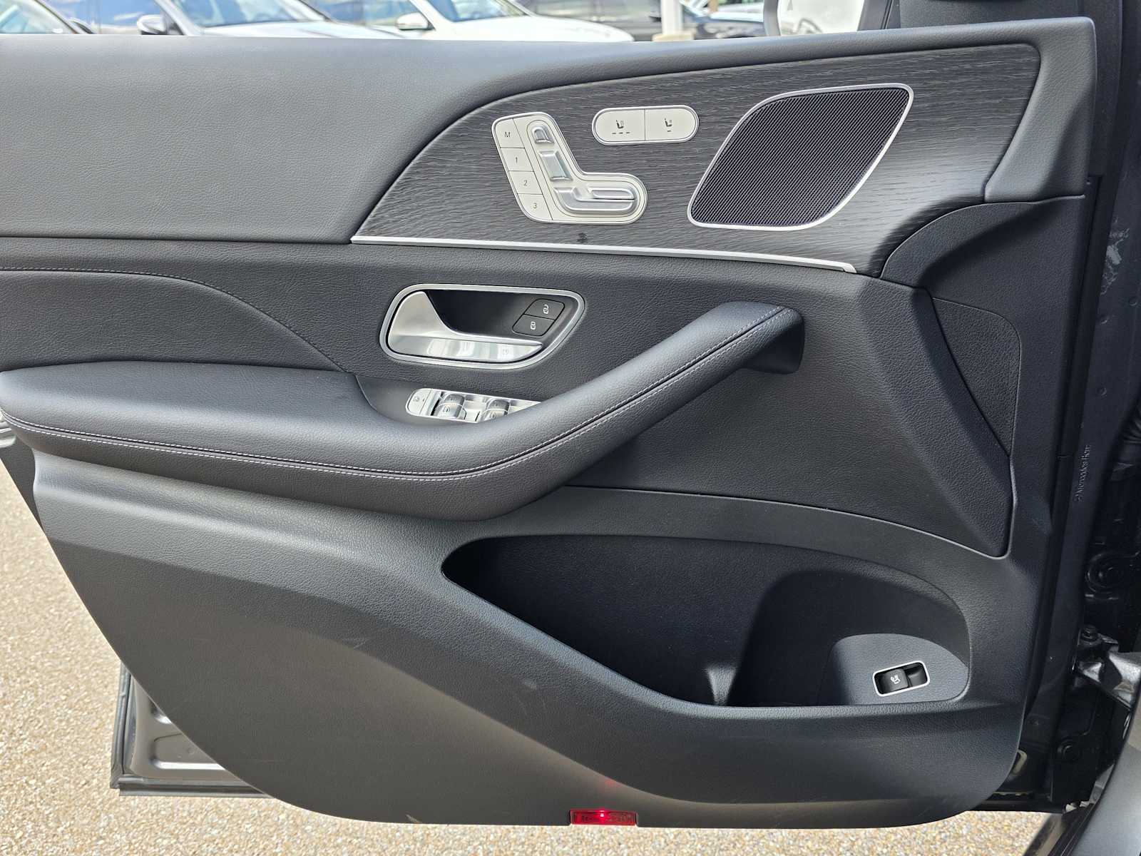 Thumbnail: 2025 Mercedes-Benz GLE - 19