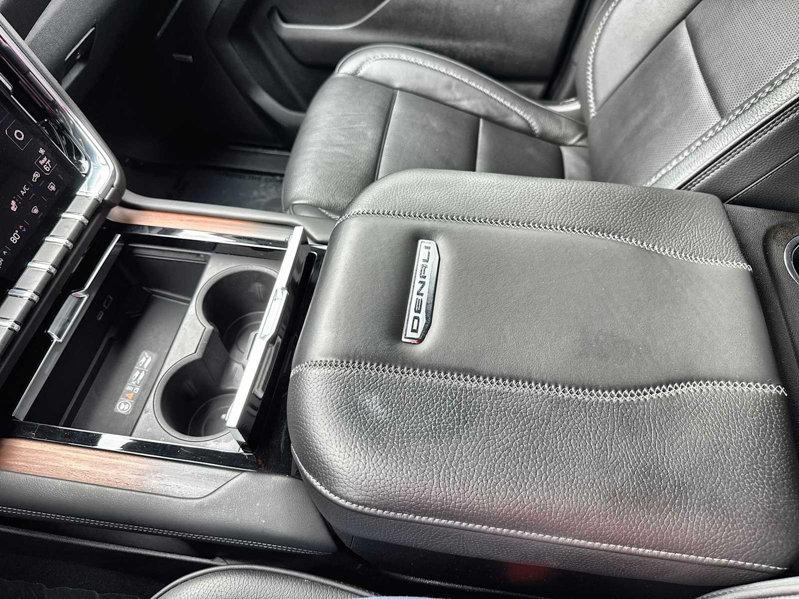 Thumbnail: 2025 GMC Yukon - 22