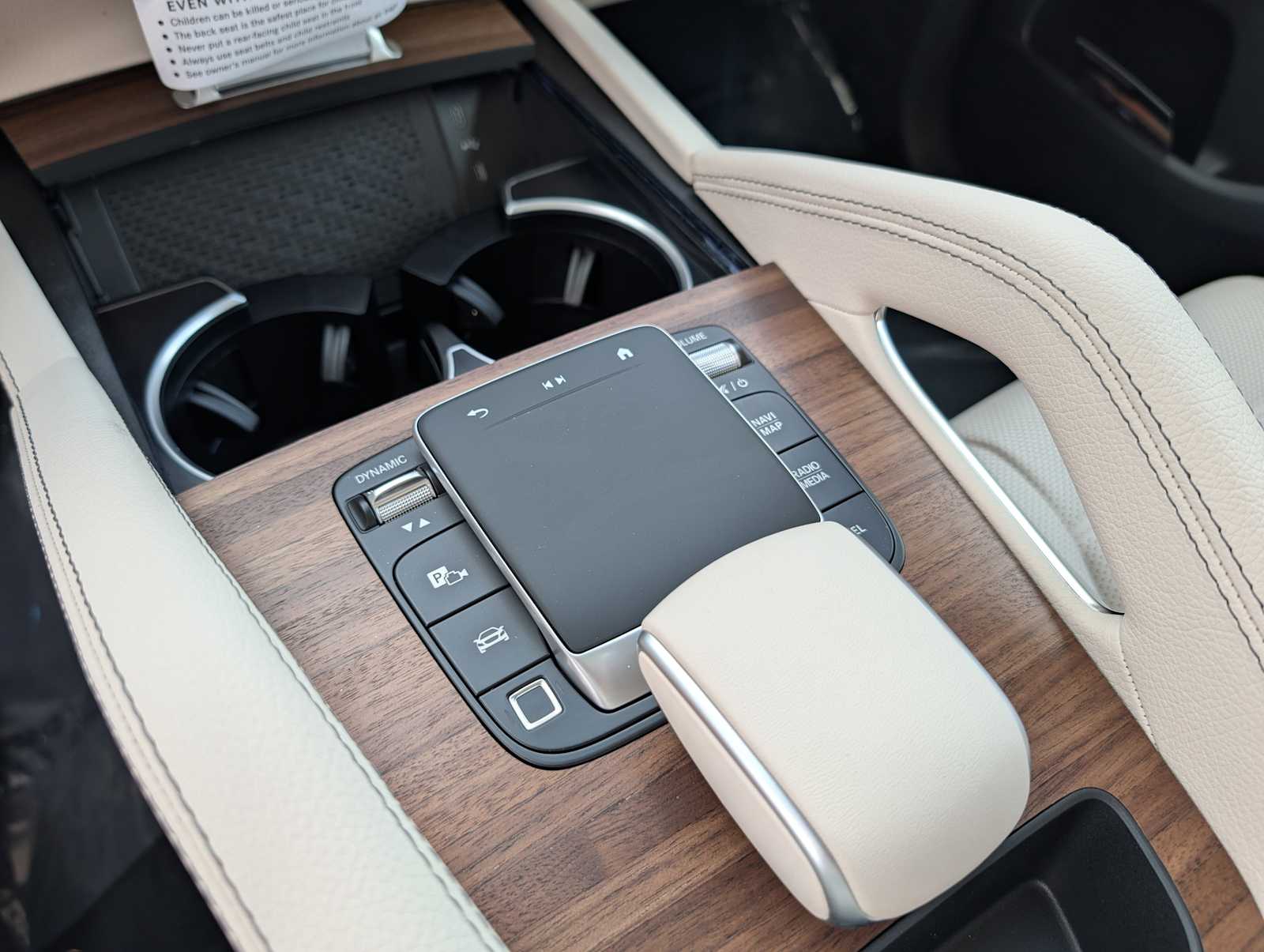 Thumbnail: 2026 Mercedes-Benz GLE - 16