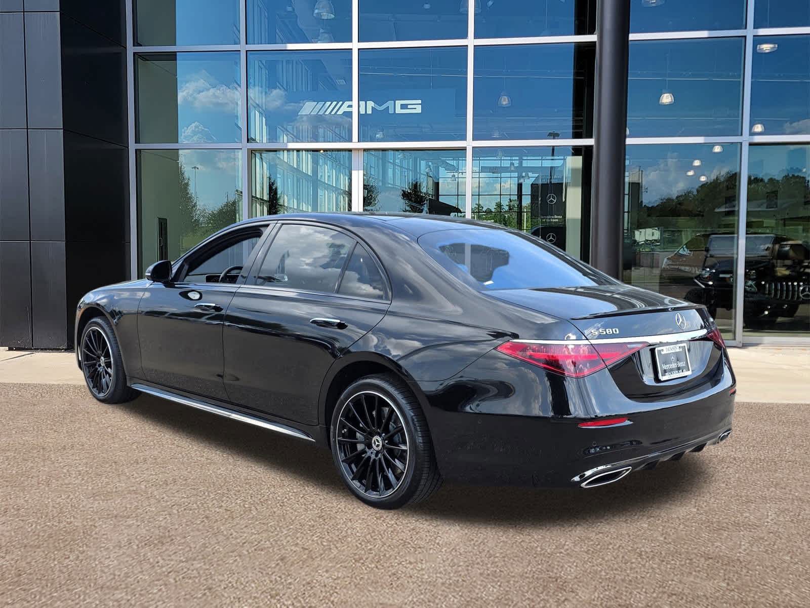 Thumbnail: 2025 Mercedes-Benz S-Class - 6