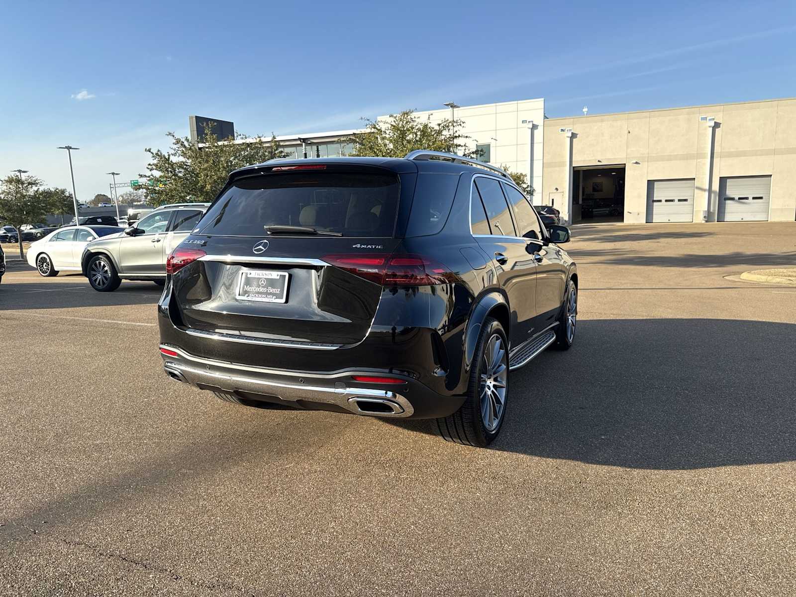 Thumbnail: 2026 Mercedes-Benz GLE - 6