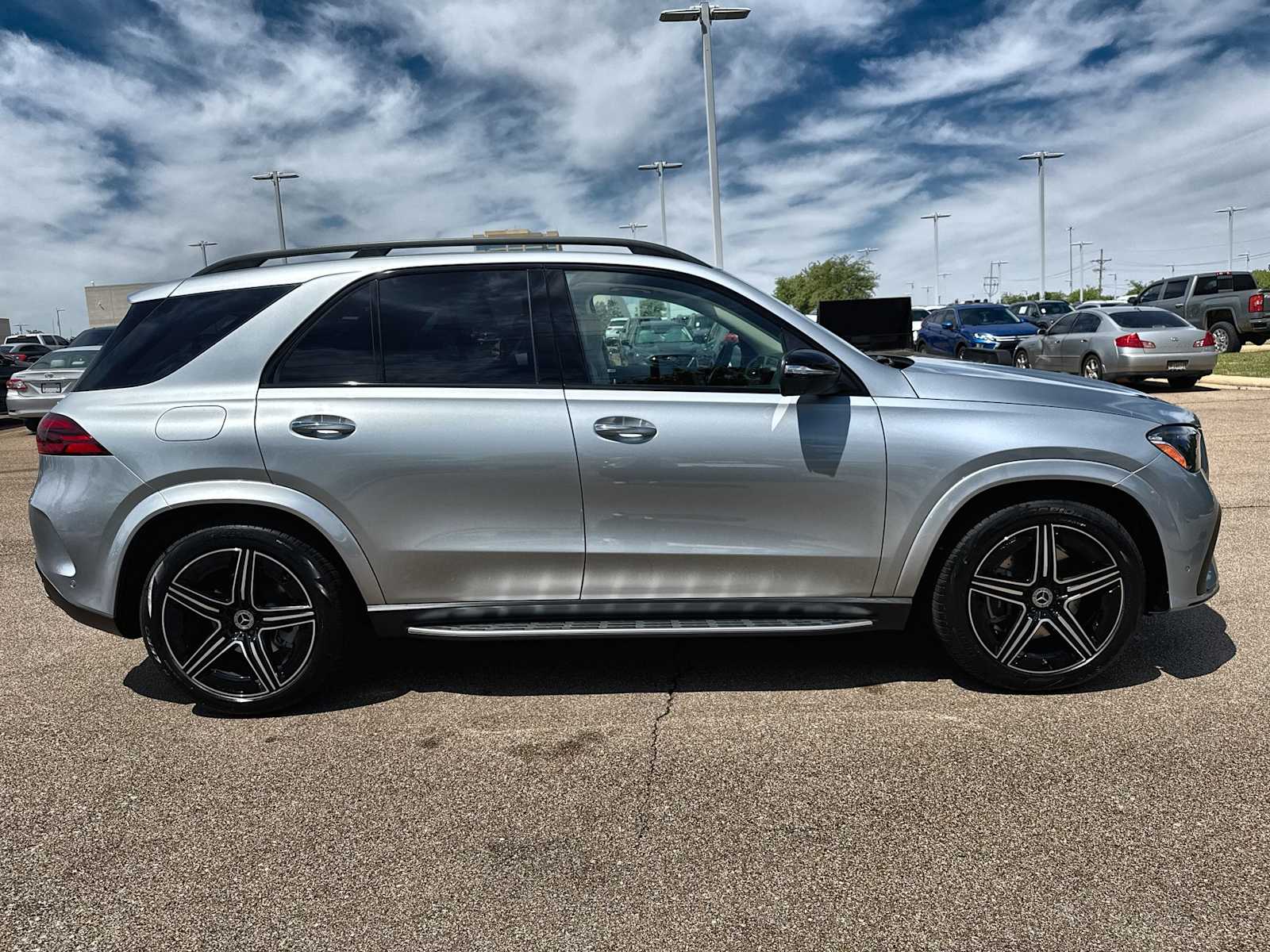 Thumbnail: 2026 Mercedes-Benz GLE - 10