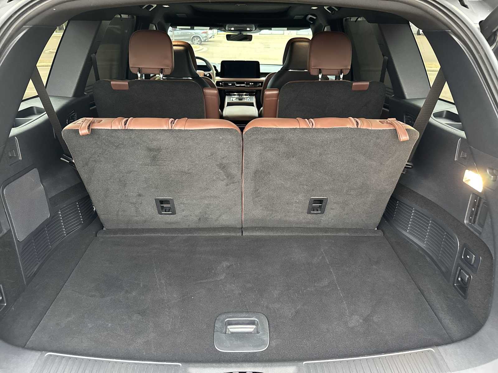 Thumbnail: 2025 Lincoln Aviator - 26