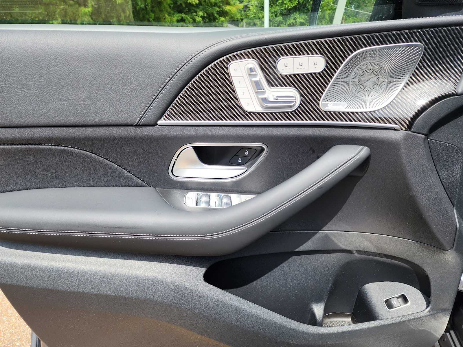 Thumbnail: 2025 Mercedes-Benz GLE - 13