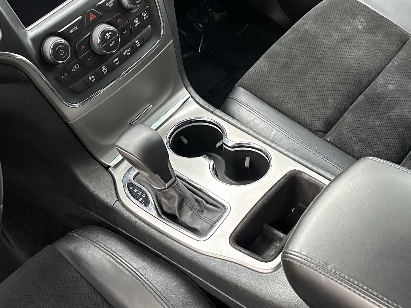 Thumbnail: 2018 Jeep Grand Cherokee - 21