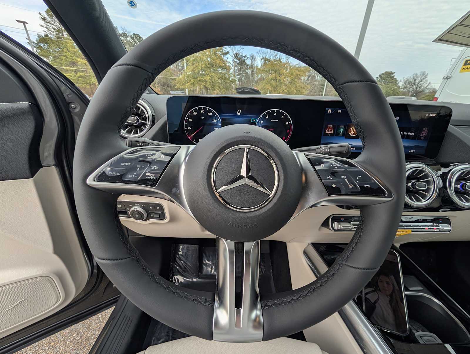 Thumbnail: 2026 Mercedes-Benz GLA - 8