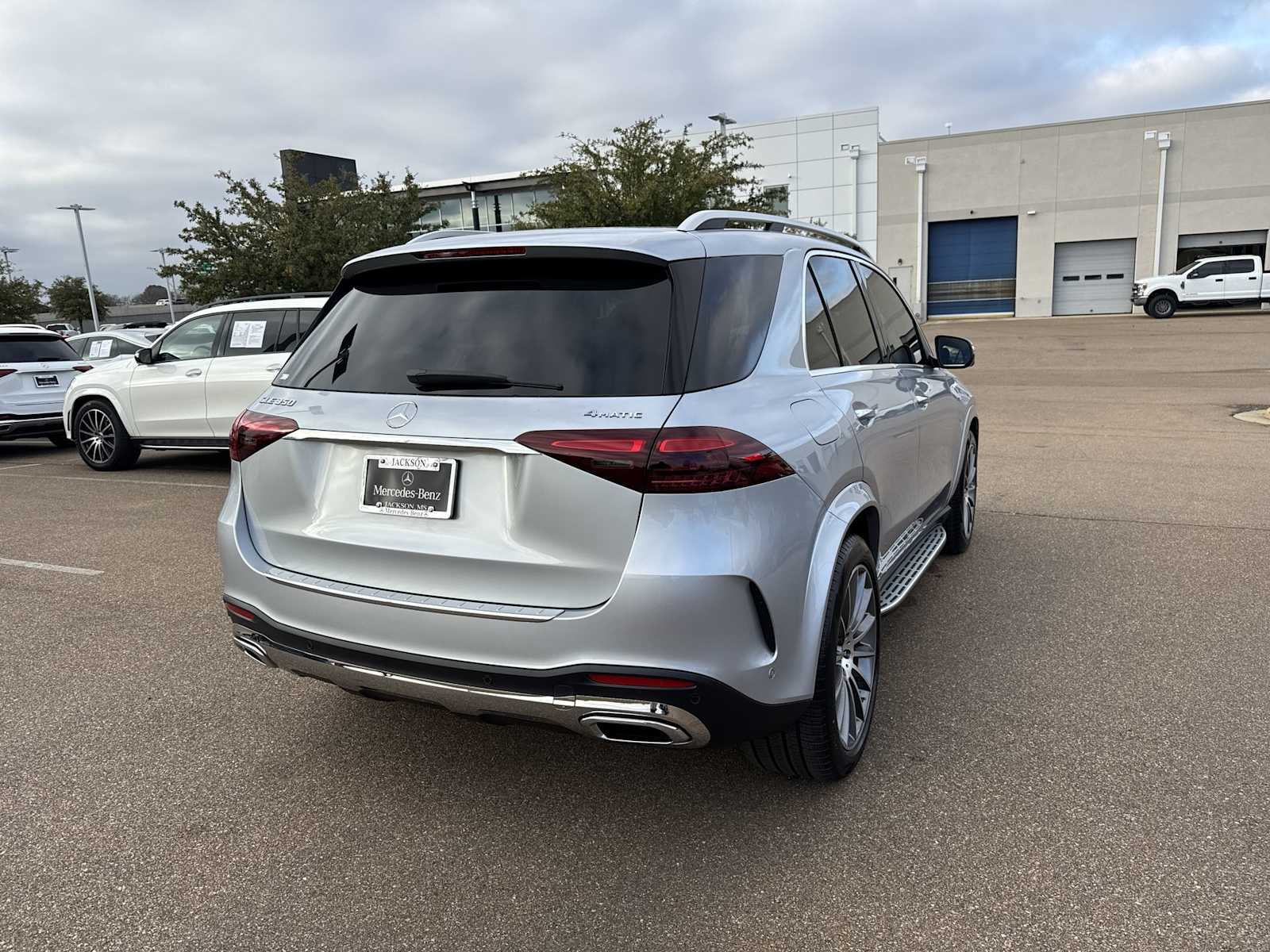 Thumbnail: 2026 Mercedes-Benz GLE - 6