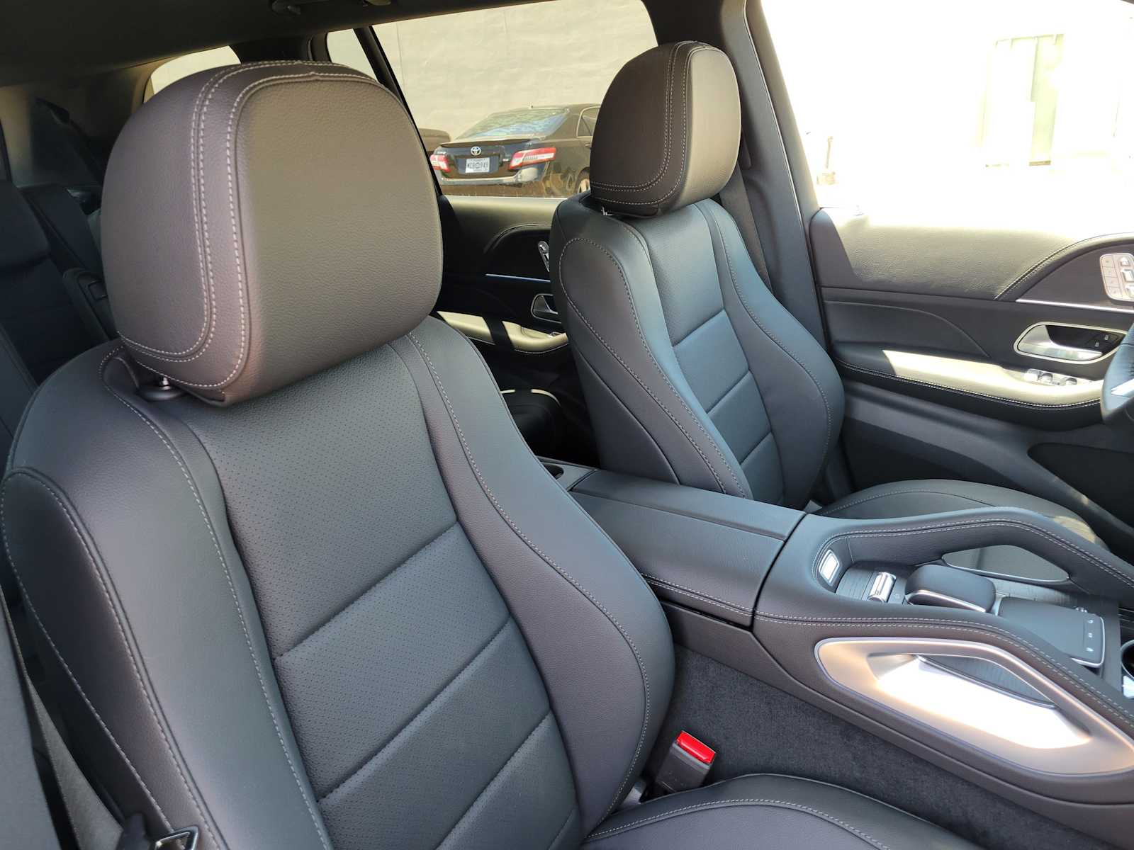 Thumbnail: 2025 Mercedes-Benz GLS - 22