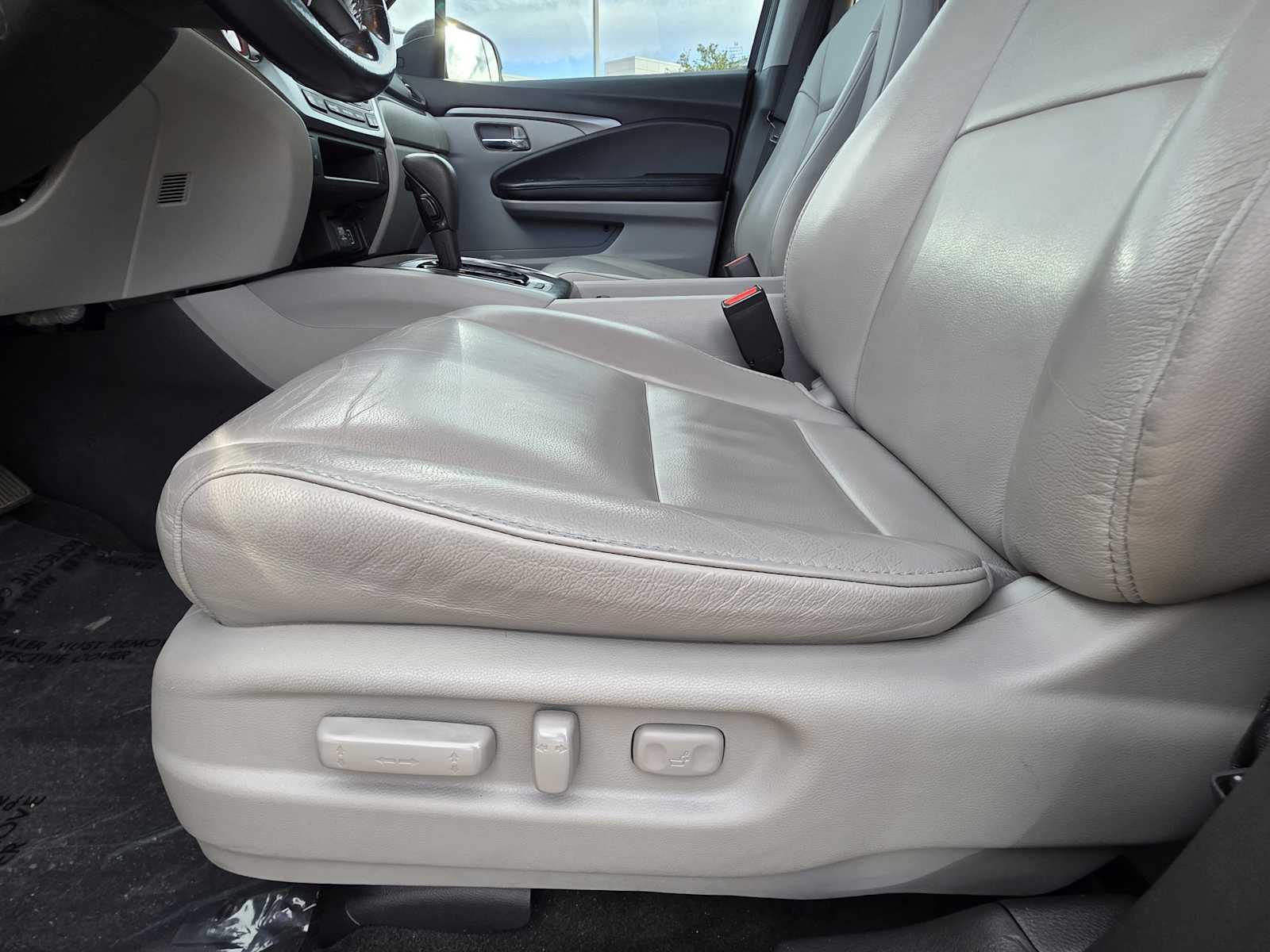 Thumbnail: 2019 Honda Pilot - 14