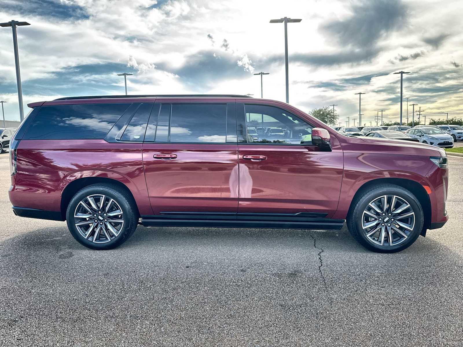 Thumbnail: 2023 Cadillac Escalade - 10