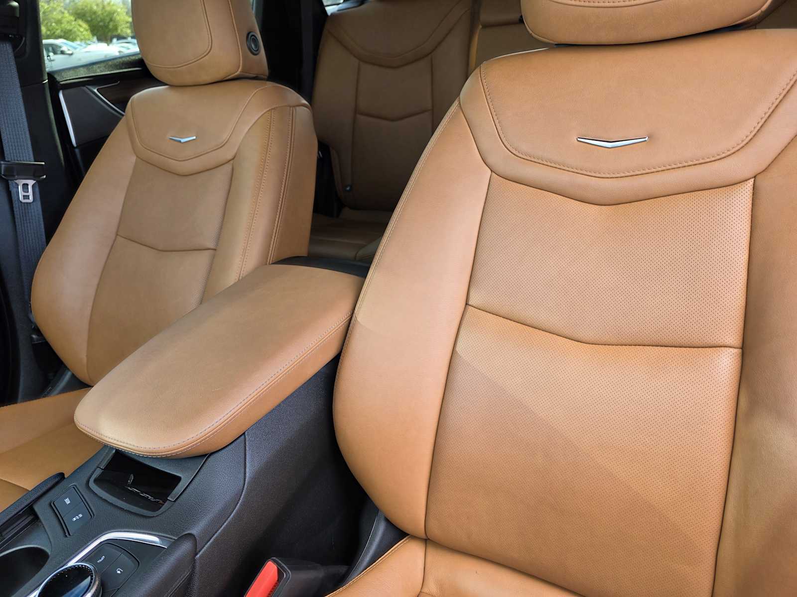 Thumbnail: 2023 Cadillac XT5 - 13