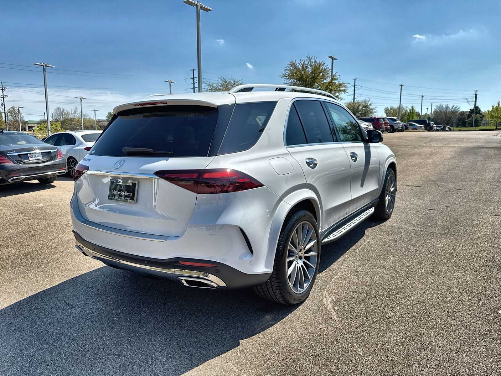 Thumbnail: 2026 Mercedes-Benz GLE - 8