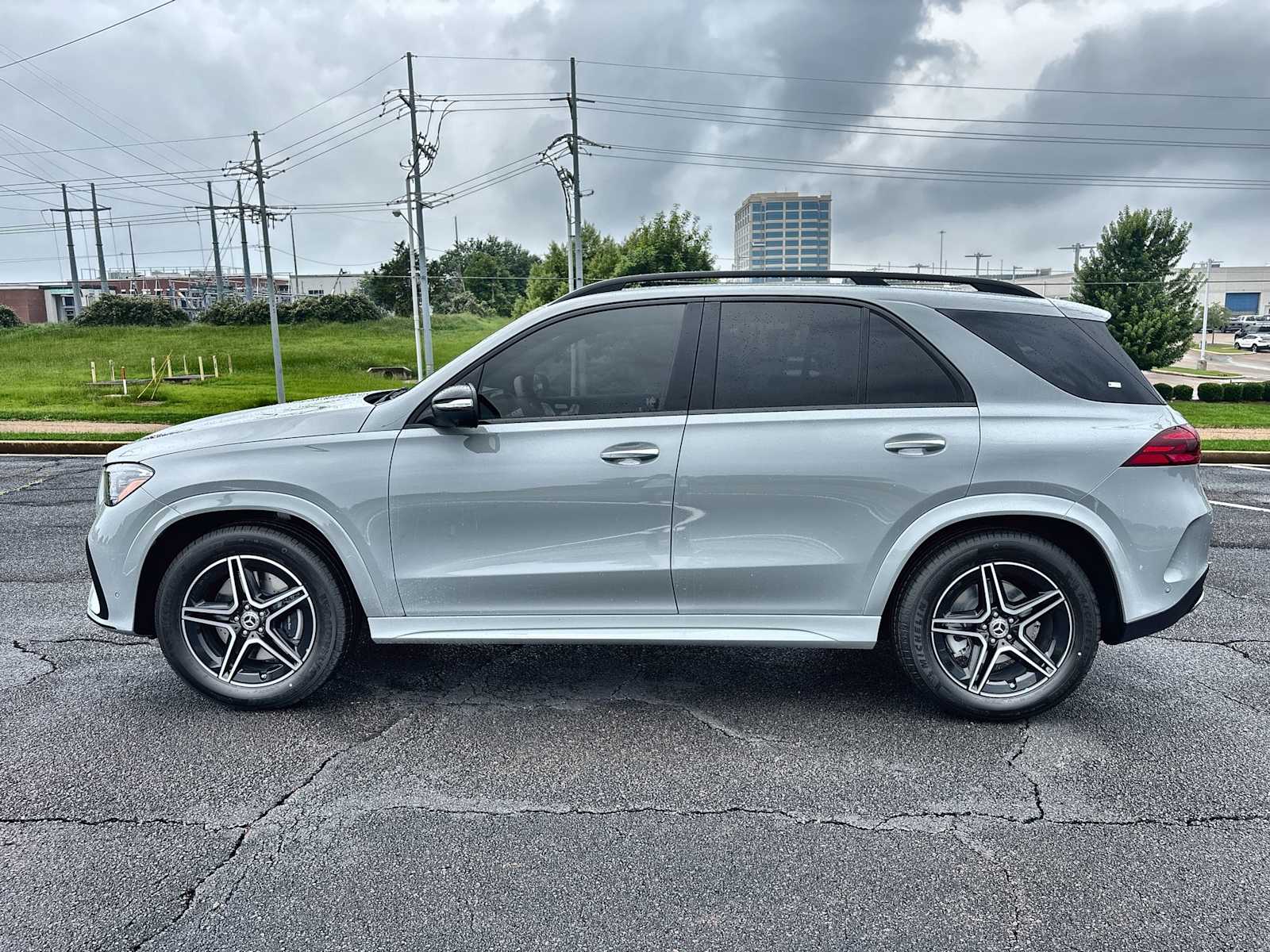 Thumbnail: 2026 Mercedes-Benz GLE - 5