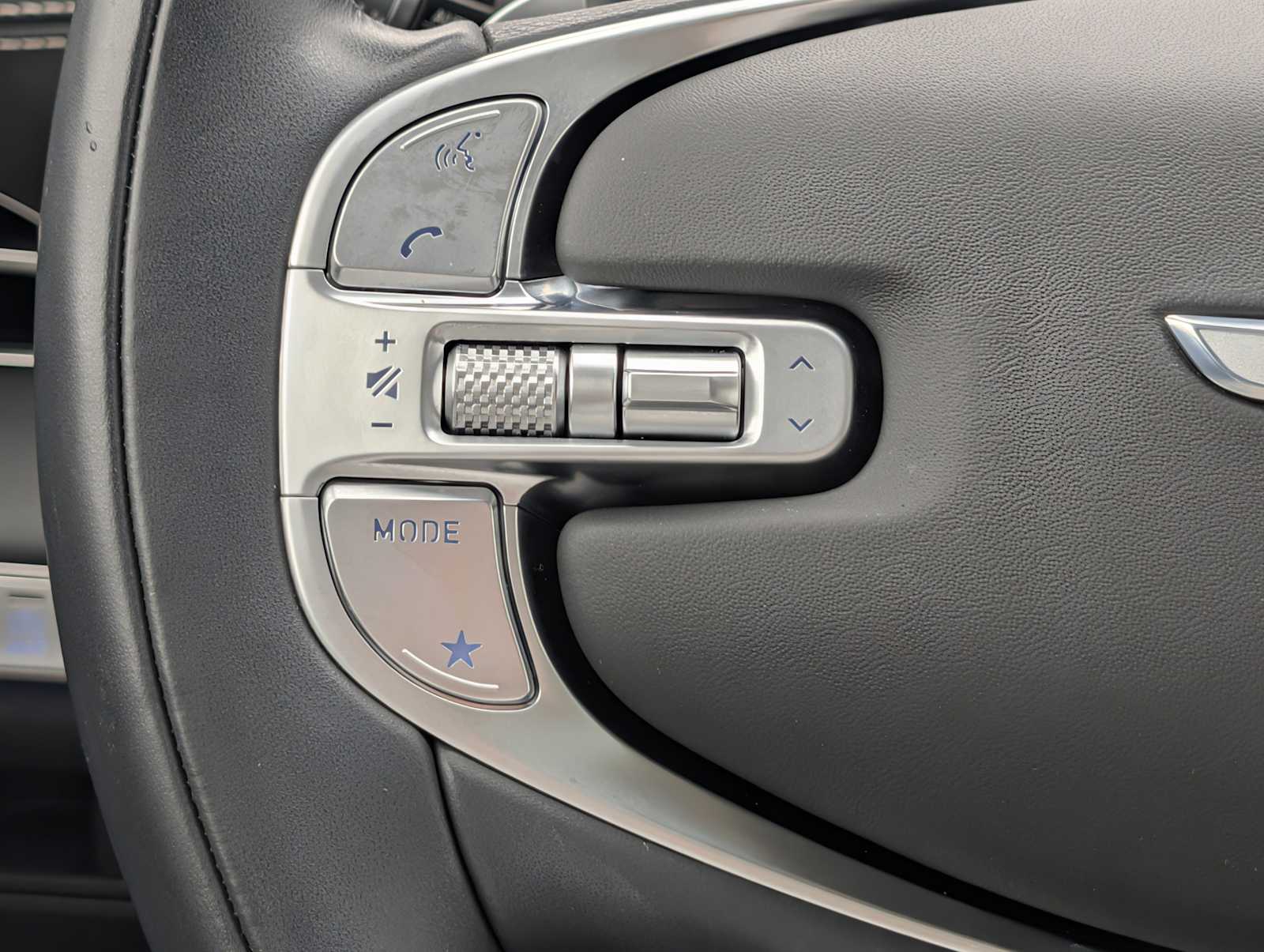 Thumbnail: 2024 Genesis GV80 - 13