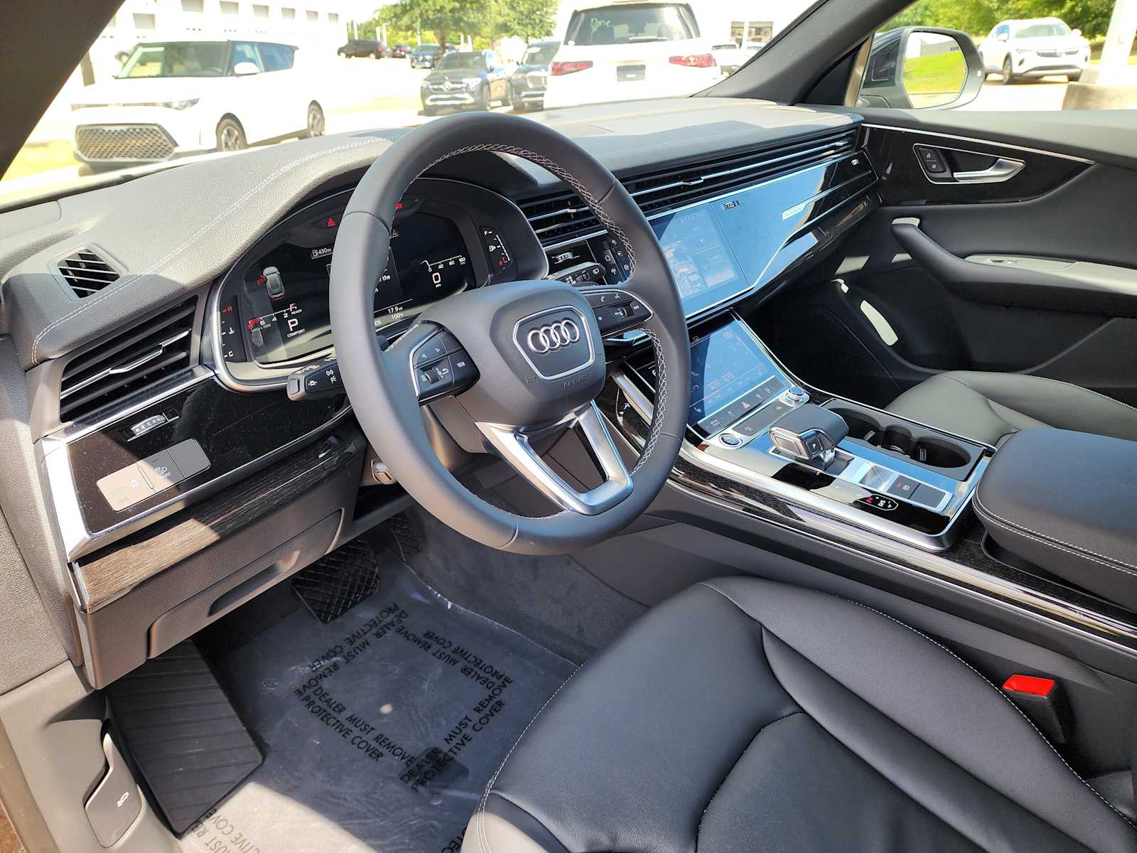 Thumbnail: 2025 Audi Q8 - 13