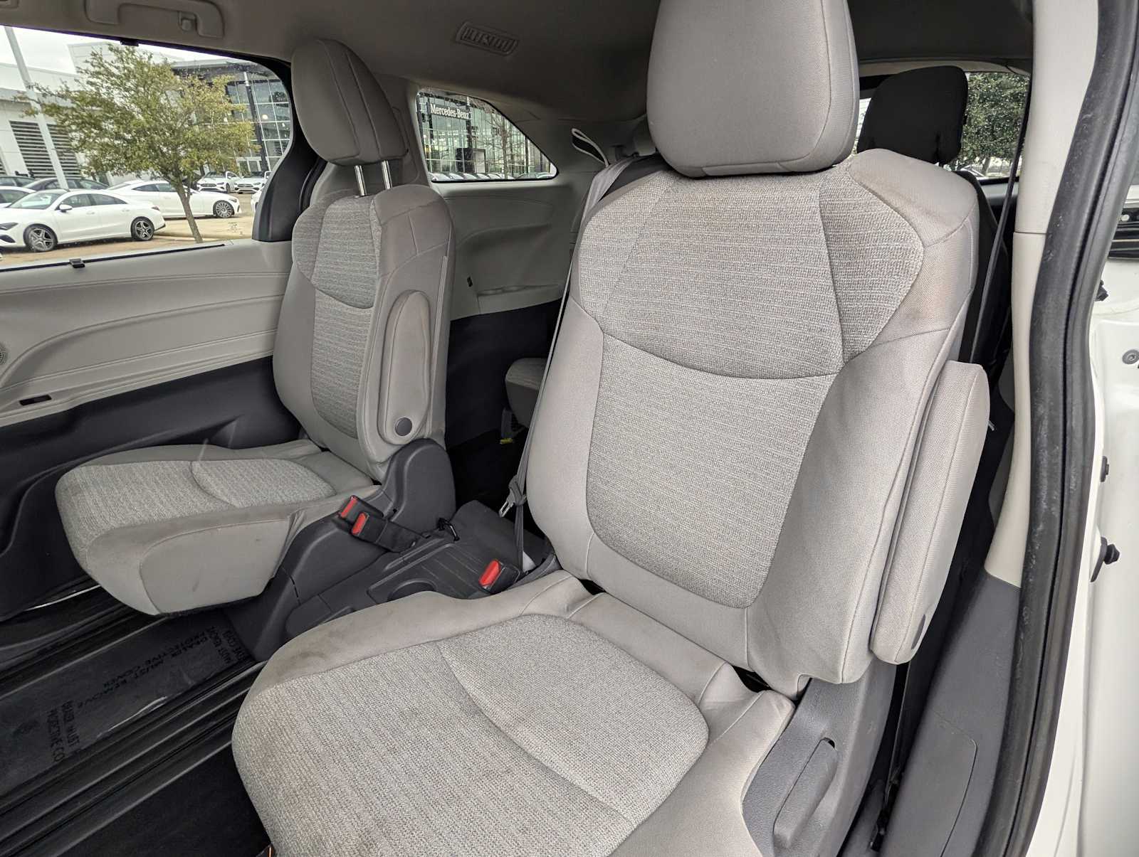 Thumbnail: 2021 Toyota Sienna - 27