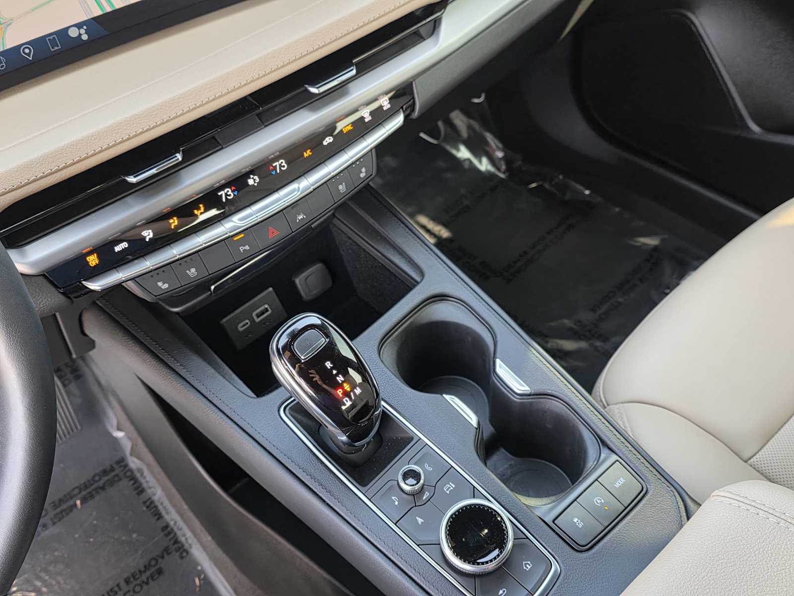 Thumbnail: 2025 Cadillac XT4 - 21