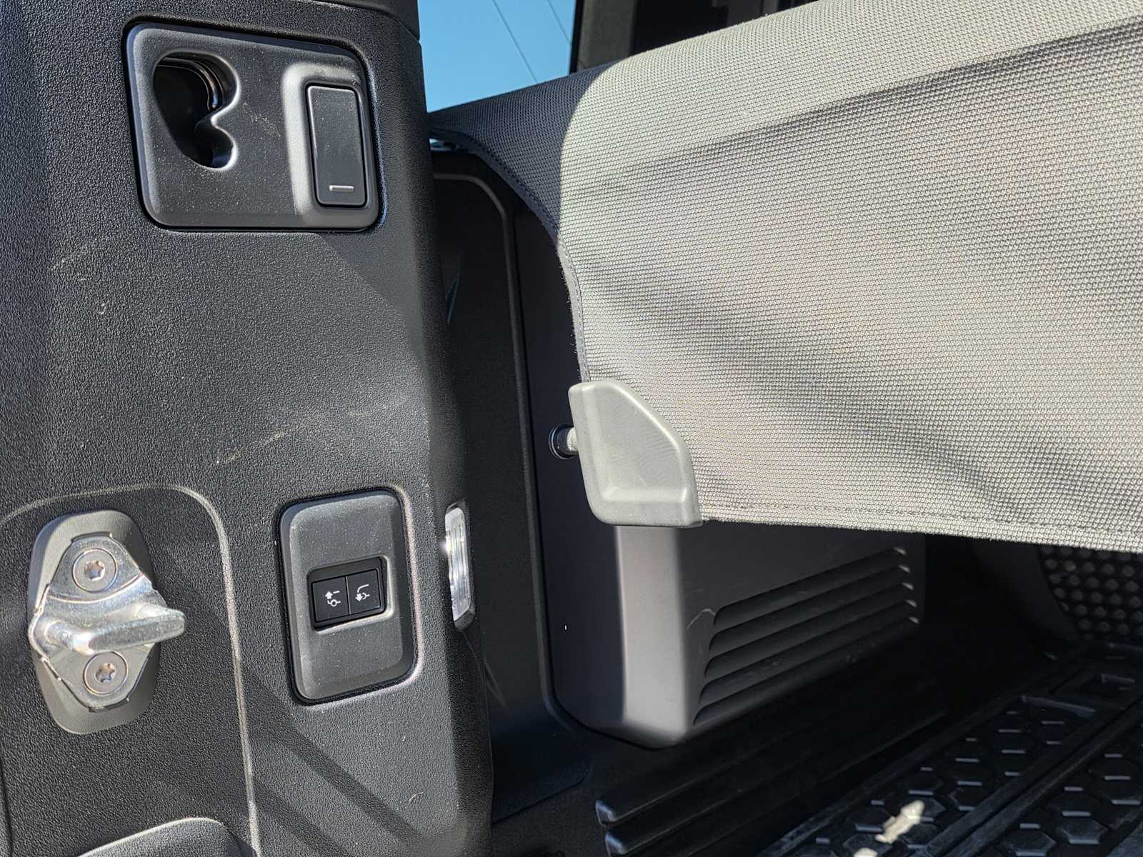 Thumbnail: 2024 Land Rover Defender - 27