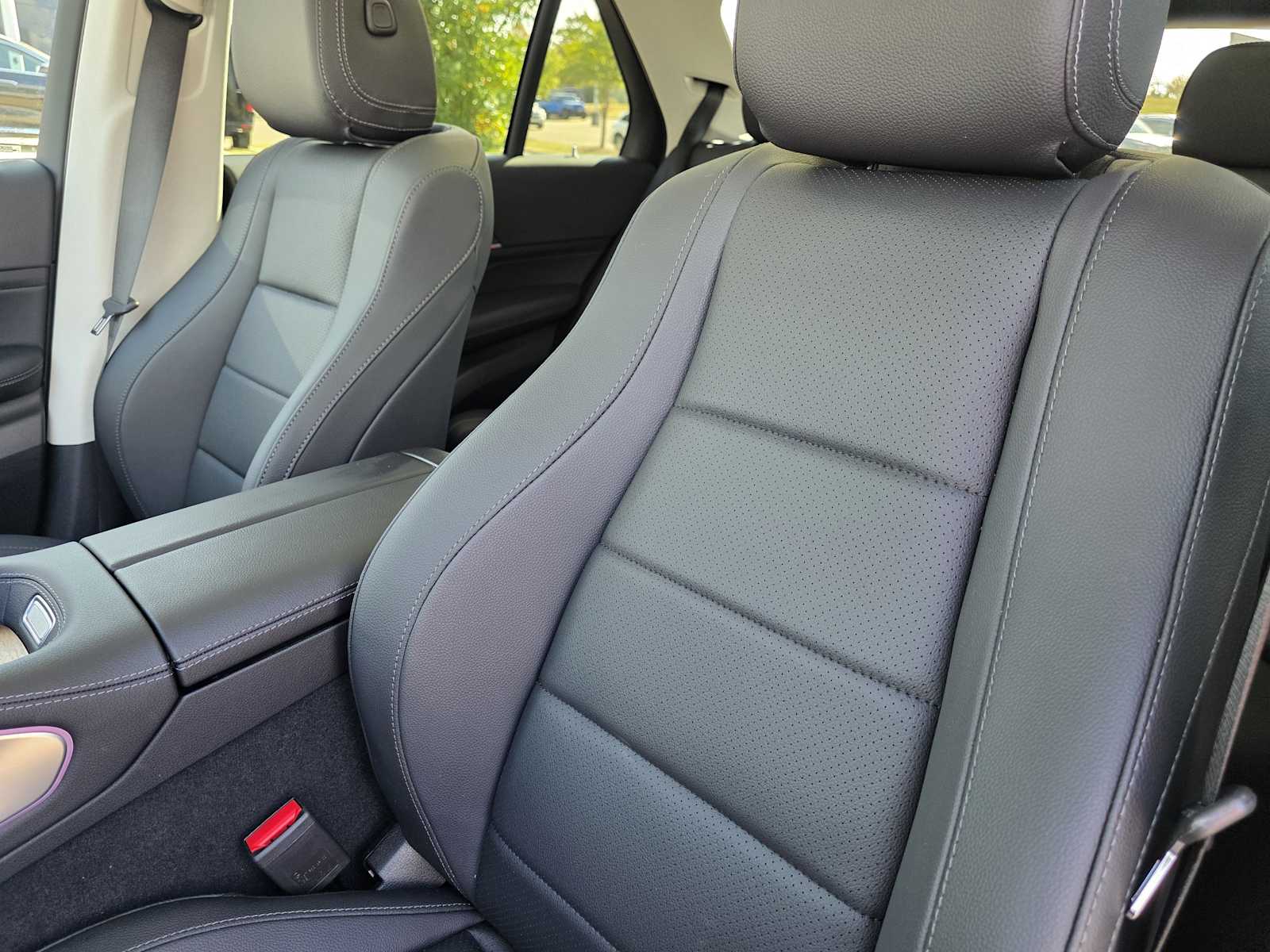 Thumbnail: 2025 Mercedes-Benz GLE - 12