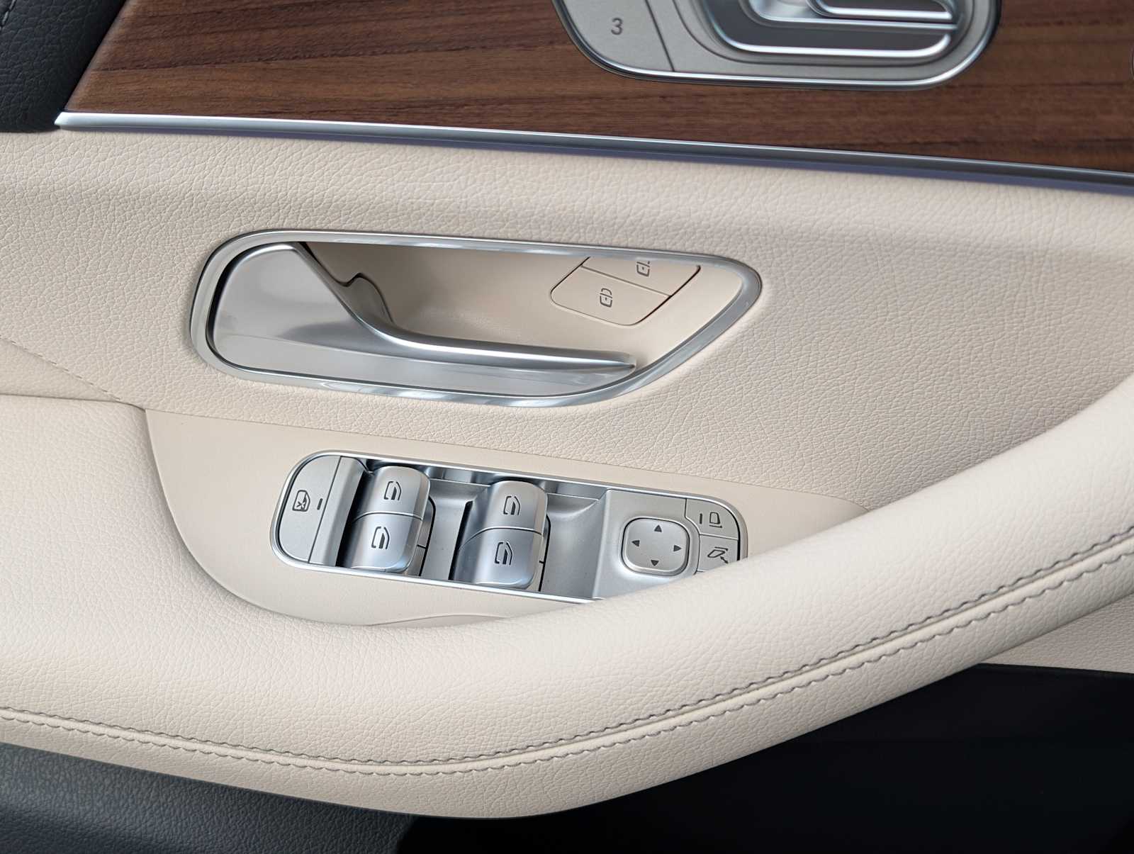 Thumbnail: 2026 Mercedes-Benz GLE - 20