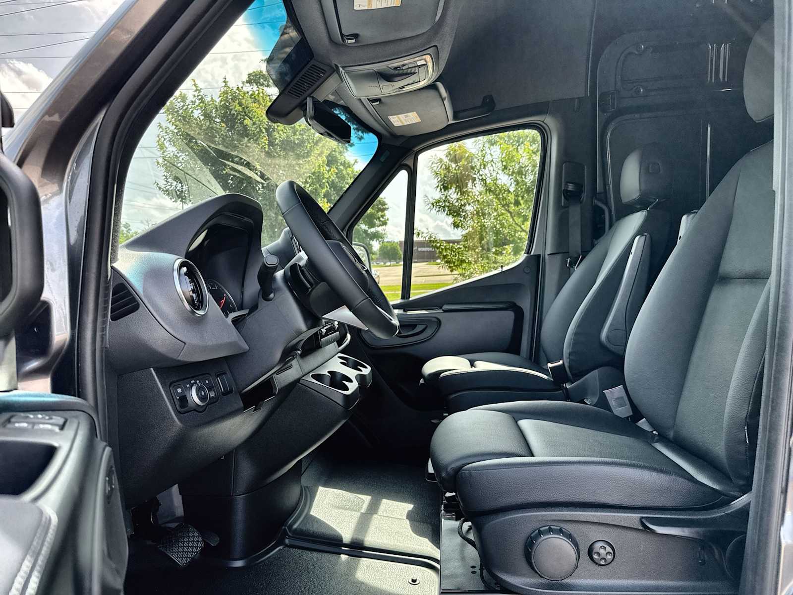 Thumbnail: 2026 Mercedes-Benz Sprinter - 2
