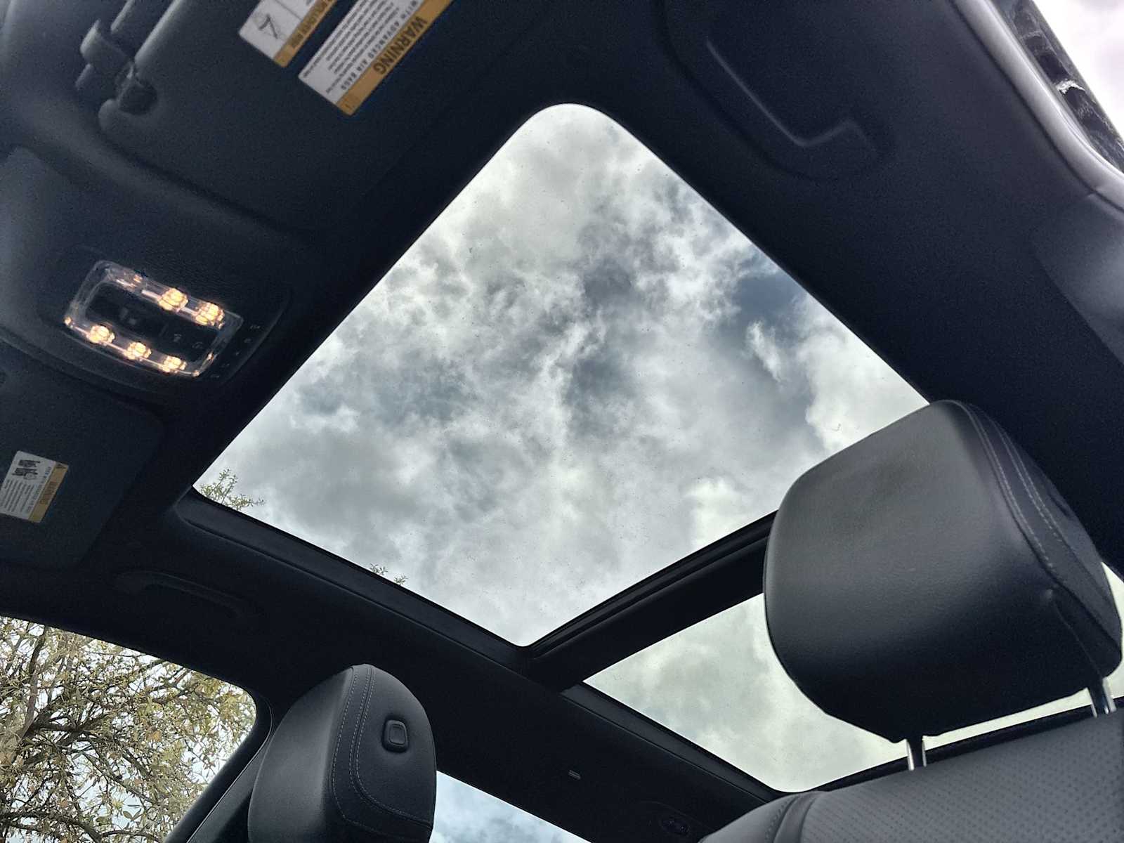 Thumbnail: 2025 Mercedes-Benz GLS - 28