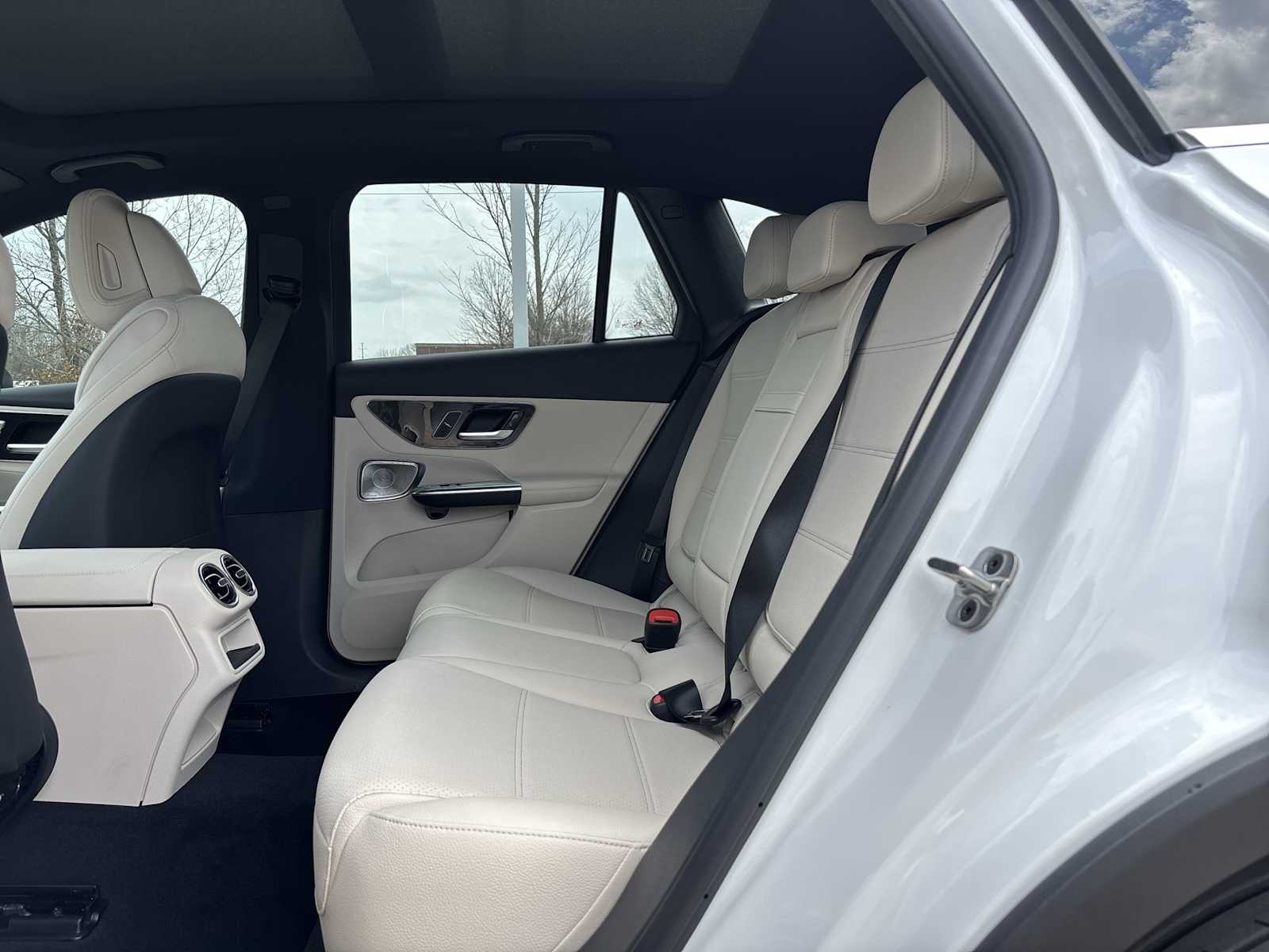 Thumbnail: 2026 Mercedes-Benz GLC - 18