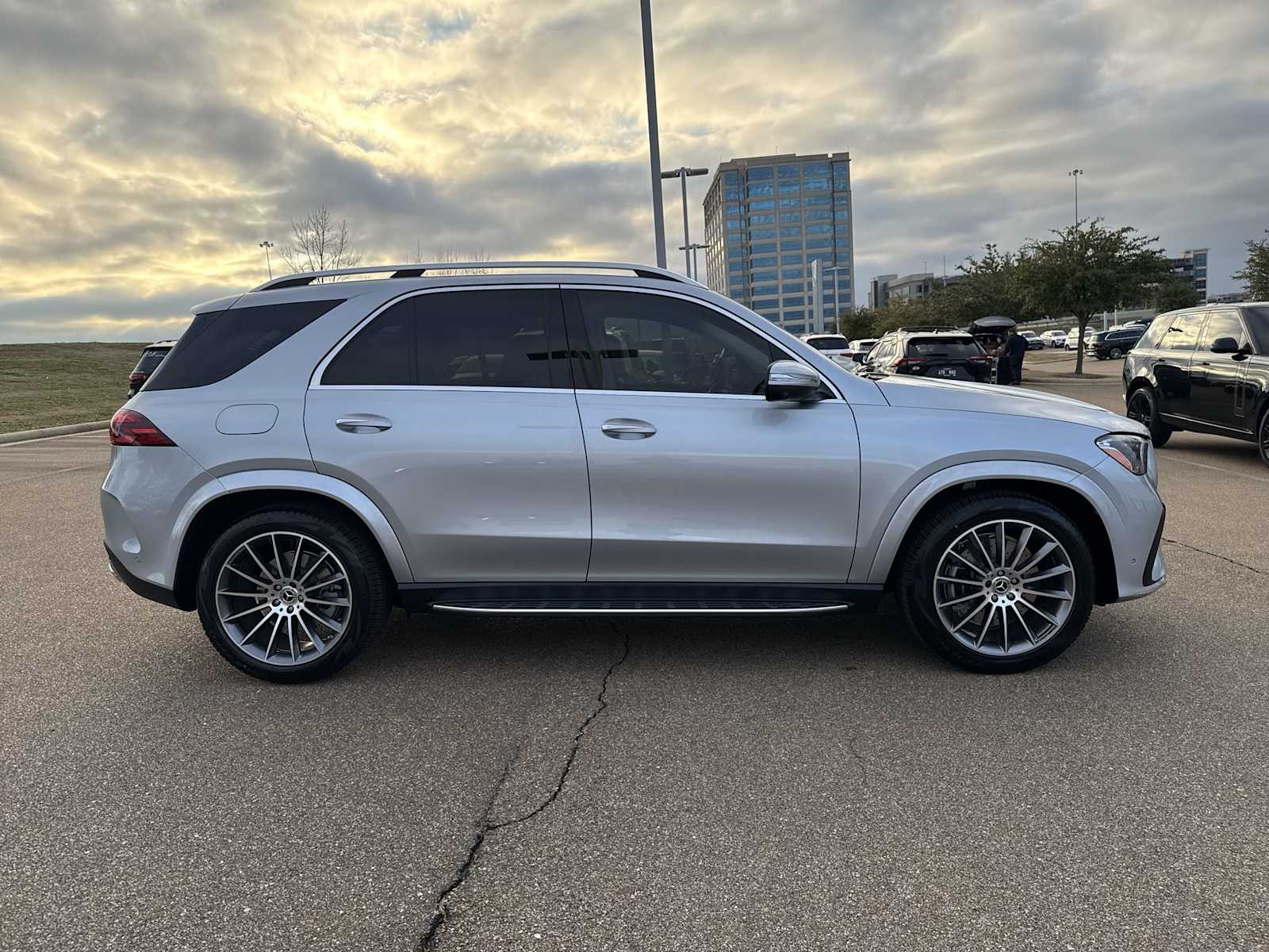 Thumbnail: 2026 Mercedes-Benz GLE - 7