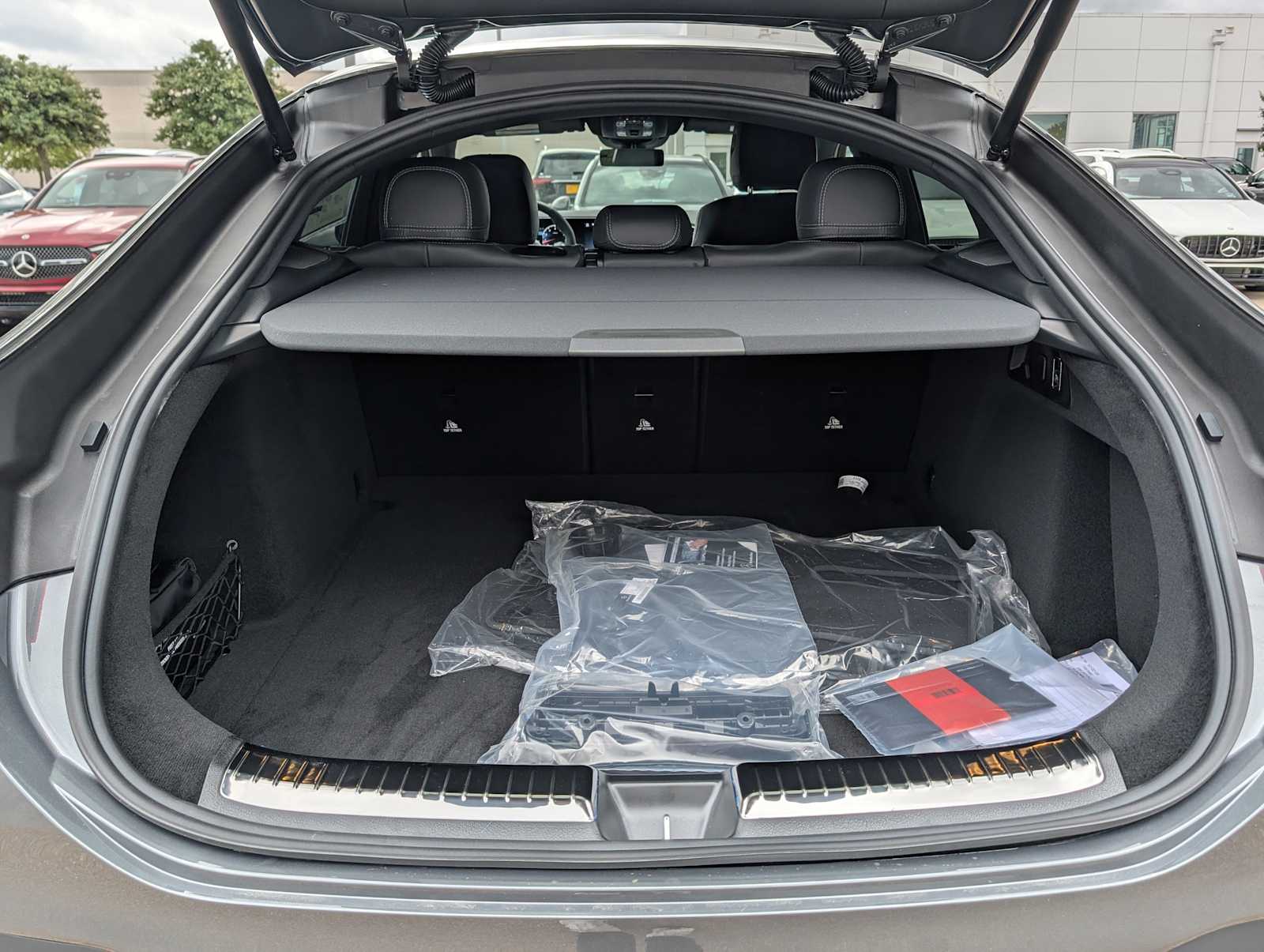 Thumbnail: 2026 Mercedes-Benz GLE - 22