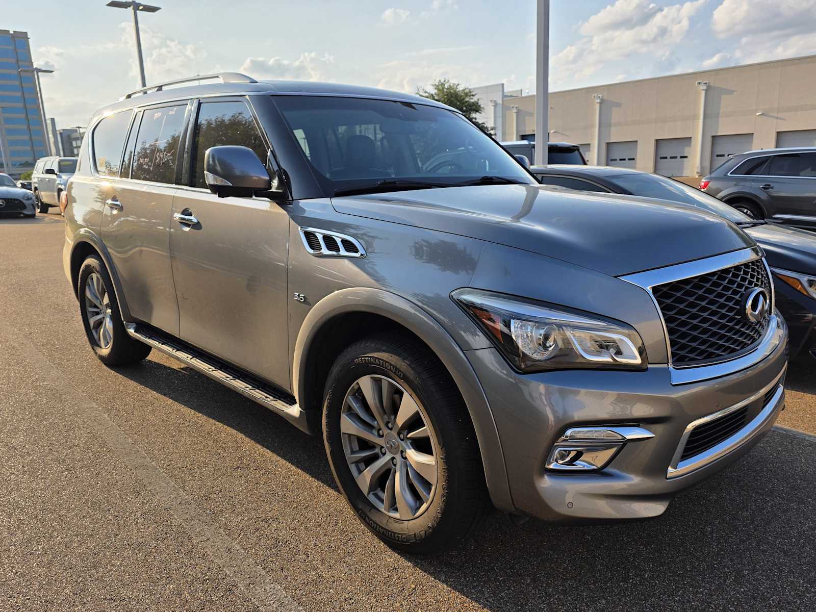 Thumbnail: 2017 INFINITI QX80 - 2