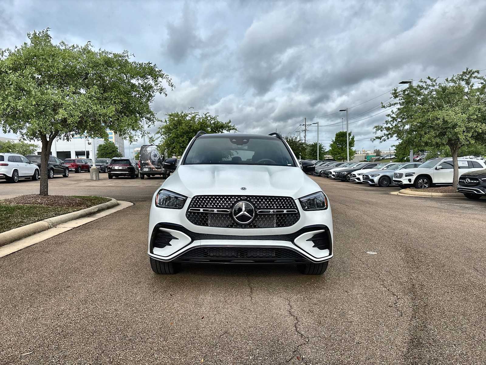 Thumbnail: 2026 Mercedes-Benz GLE - 12
