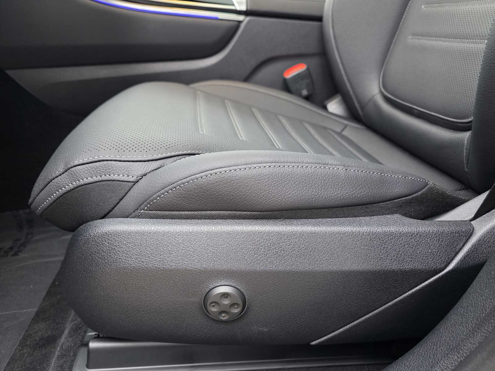 Thumbnail: 2026 Mercedes-Benz GLC - 14