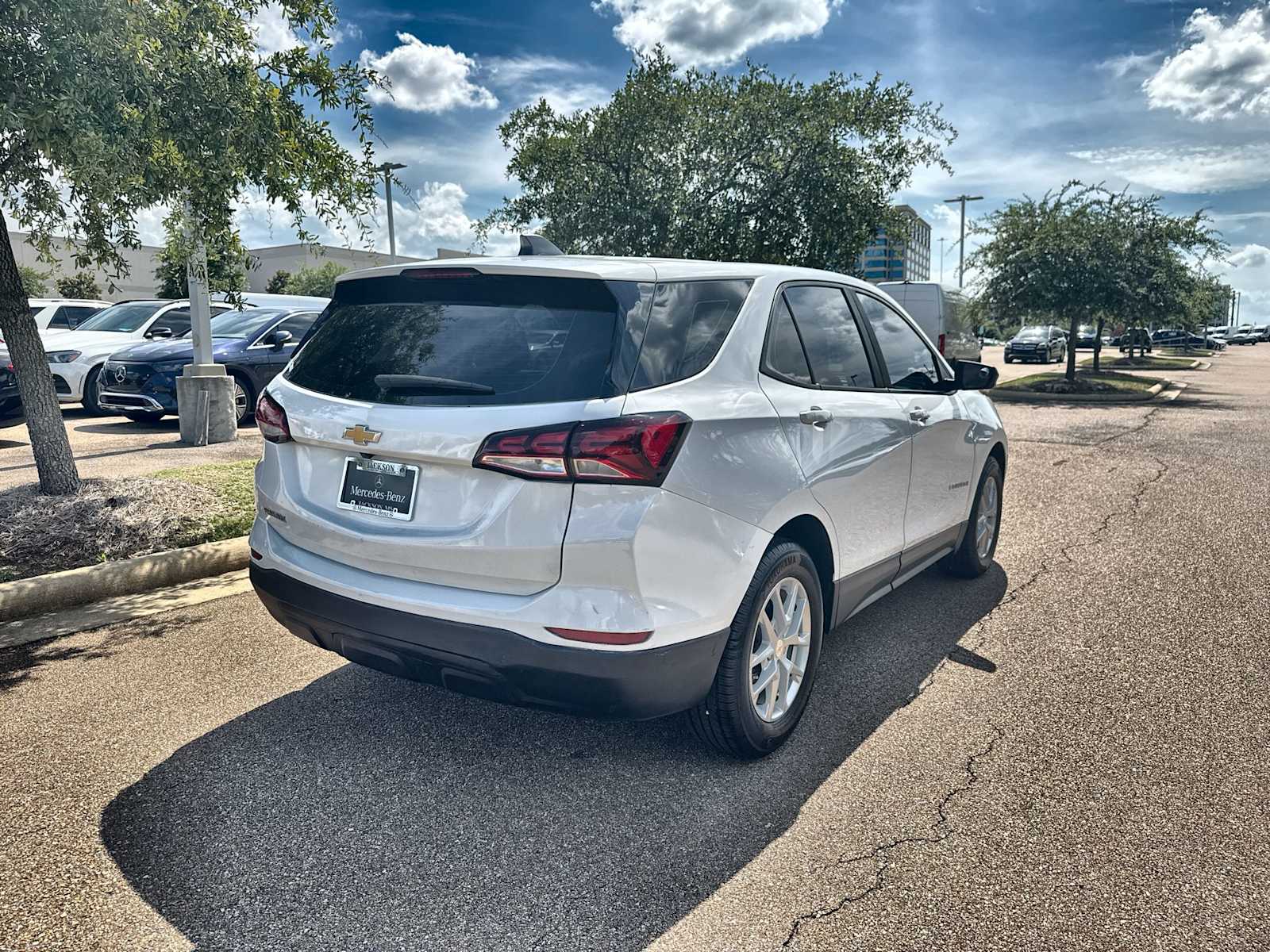 Thumbnail: 2022 Chevrolet Equinox - 8