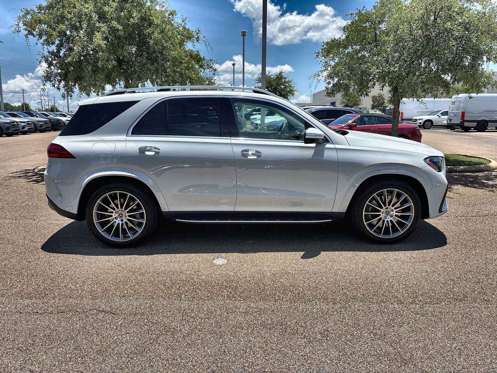 Thumbnail: 2026 Mercedes-Benz GLE - 10