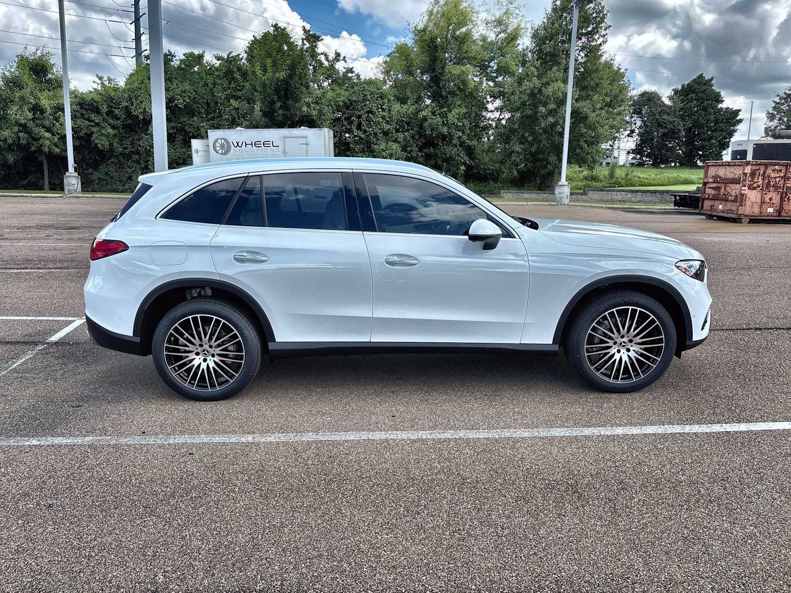 Thumbnail: 2026 Mercedes-Benz GLC - 10