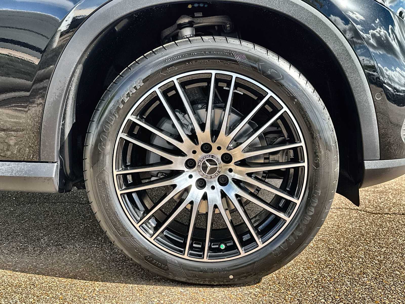 Thumbnail: 2026 Mercedes-Benz GLC - 14