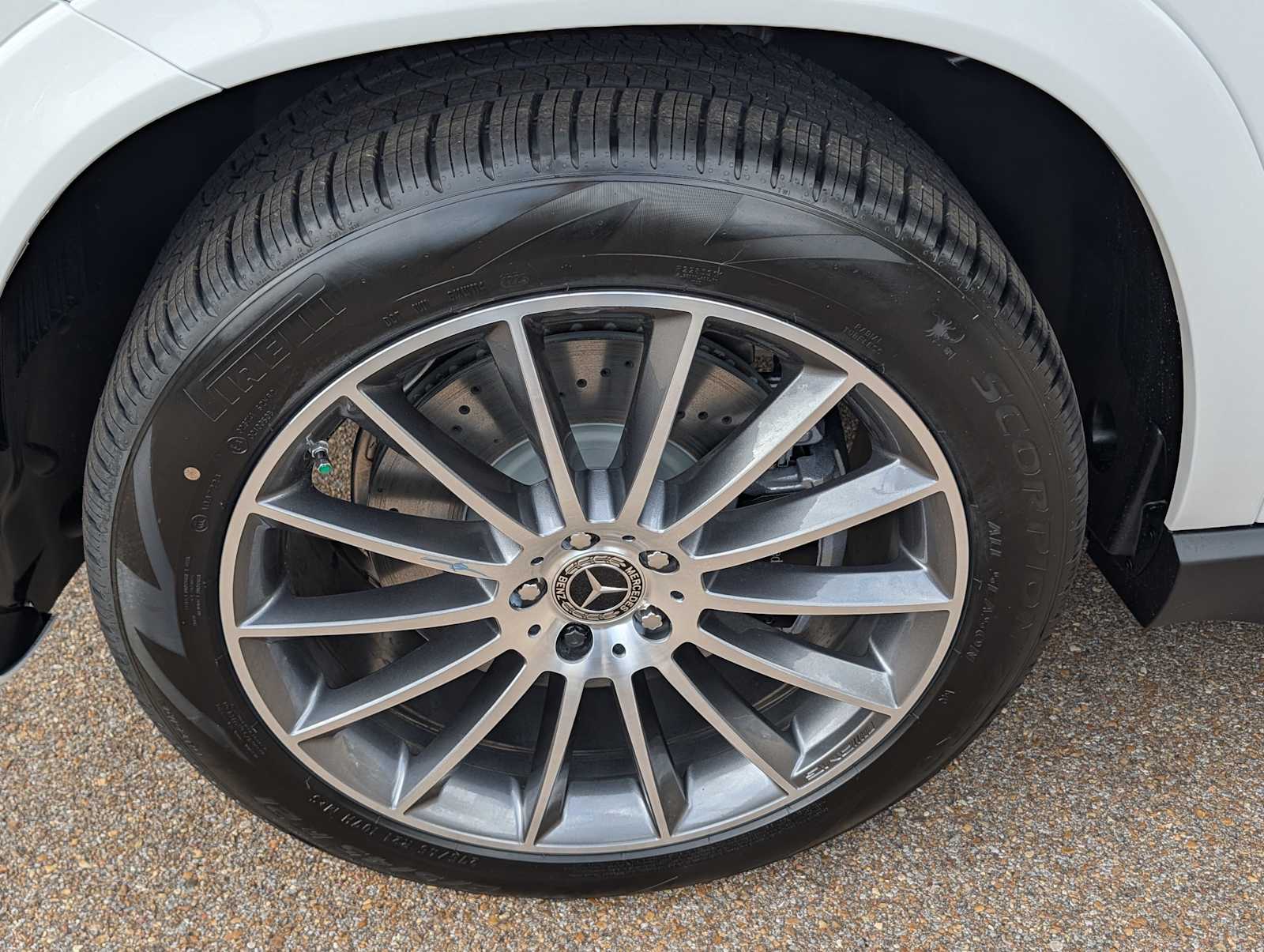 Thumbnail: 2026 Mercedes-Benz GLE - 25