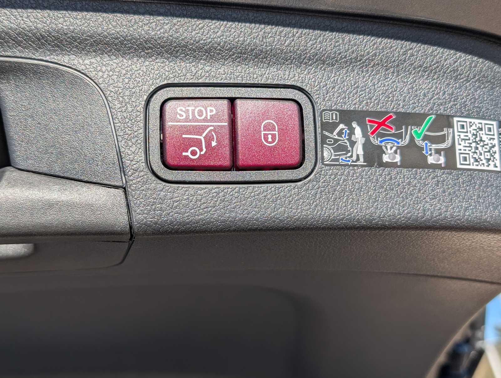 Thumbnail: 2026 Mercedes-Benz GLE - 26