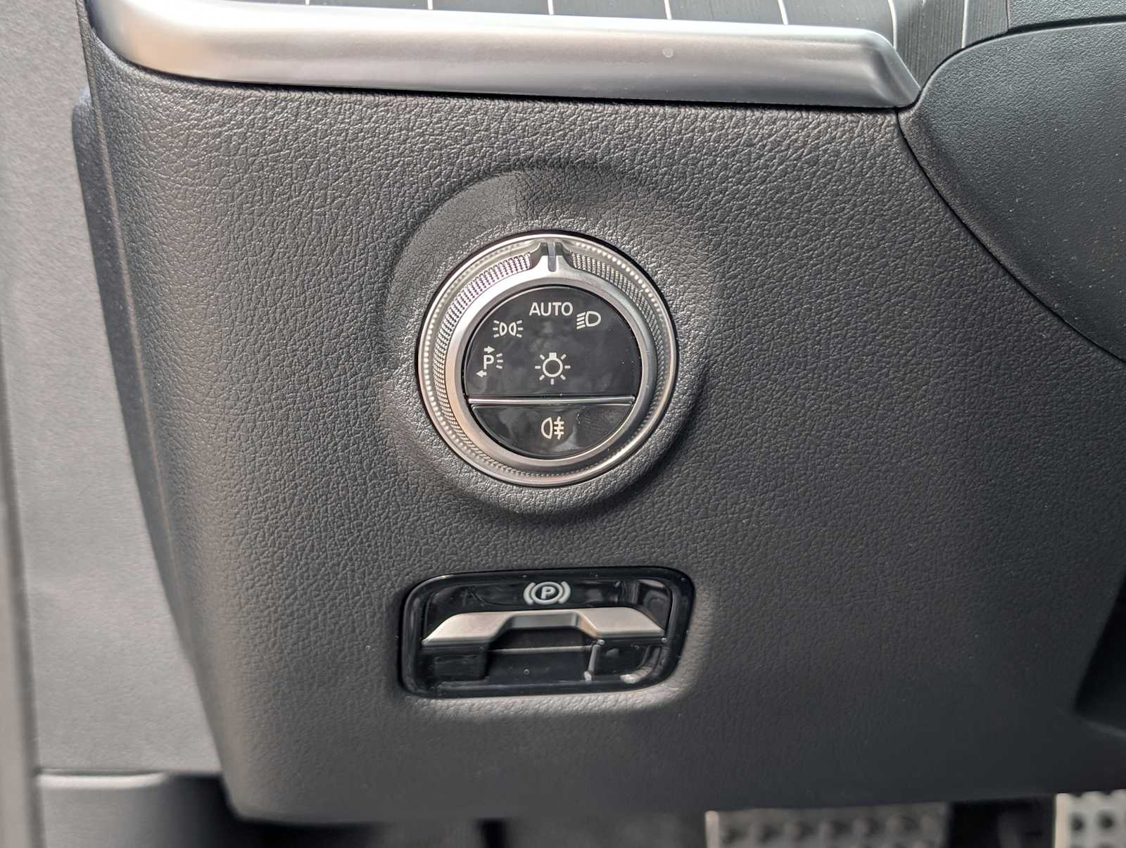 Thumbnail: 2026 Mercedes-Benz C-Class - 12