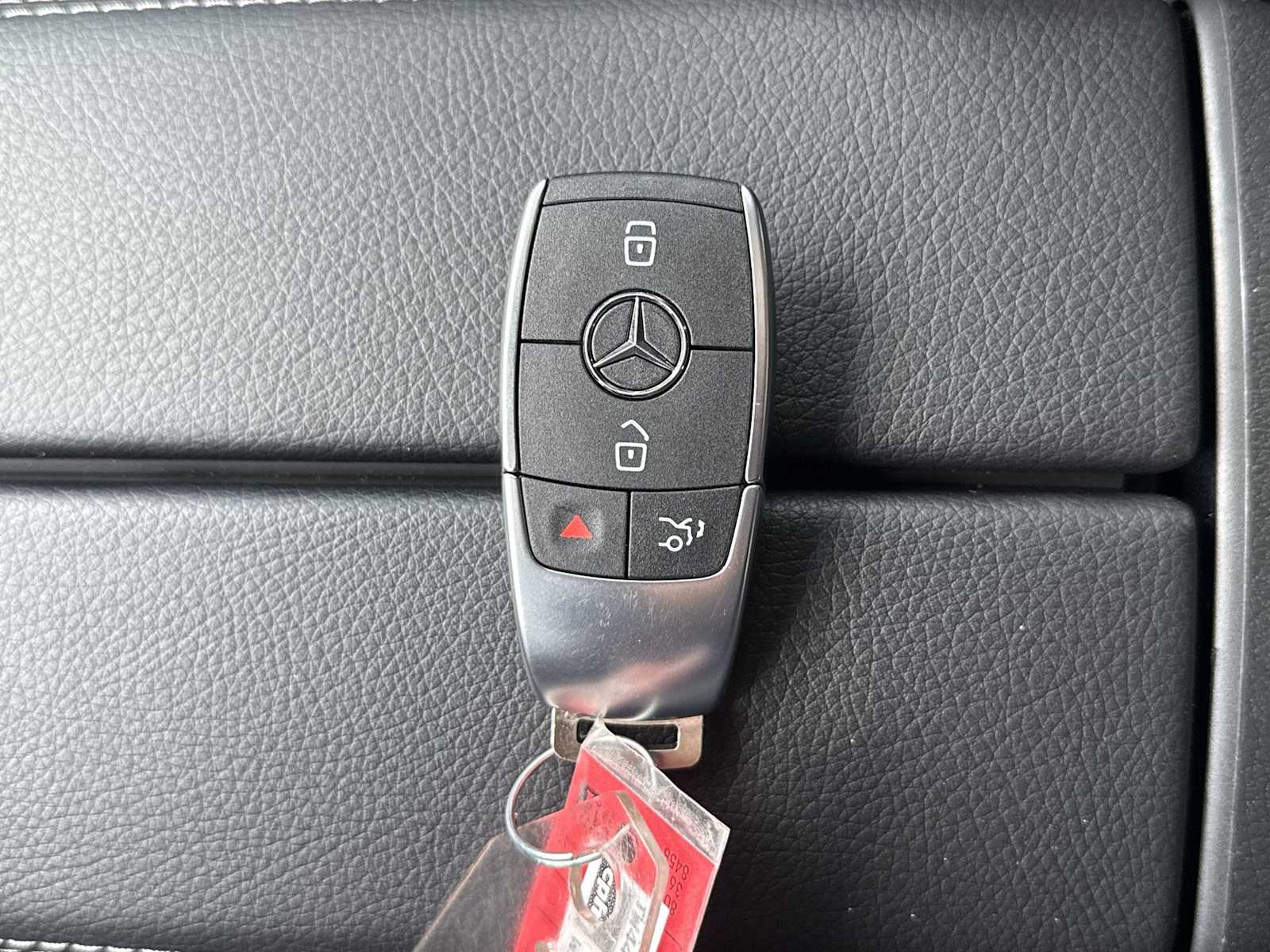 Thumbnail: 2026 Mercedes-Benz GLB - 27