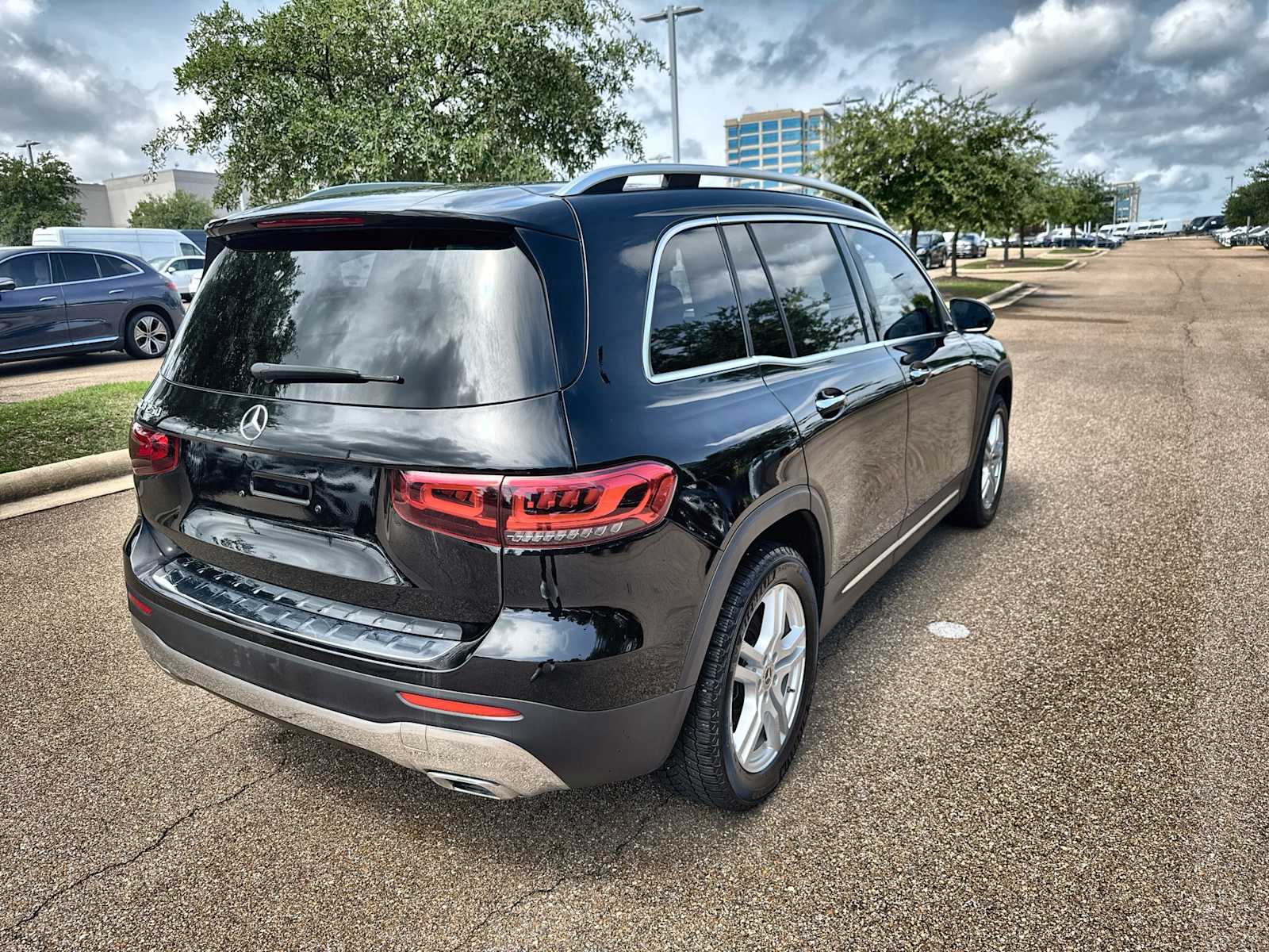 Thumbnail: 2023 Mercedes-Benz GLB - 8