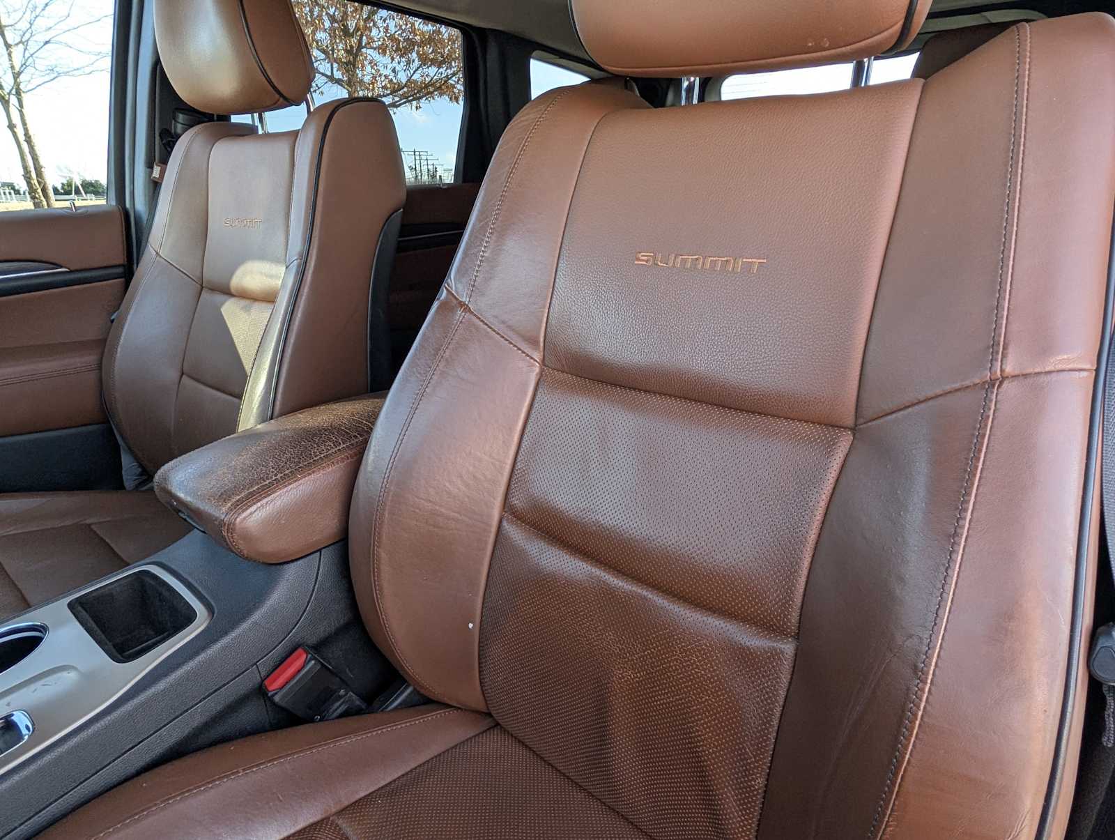 Thumbnail: 2015 Jeep Grand Cherokee - 23