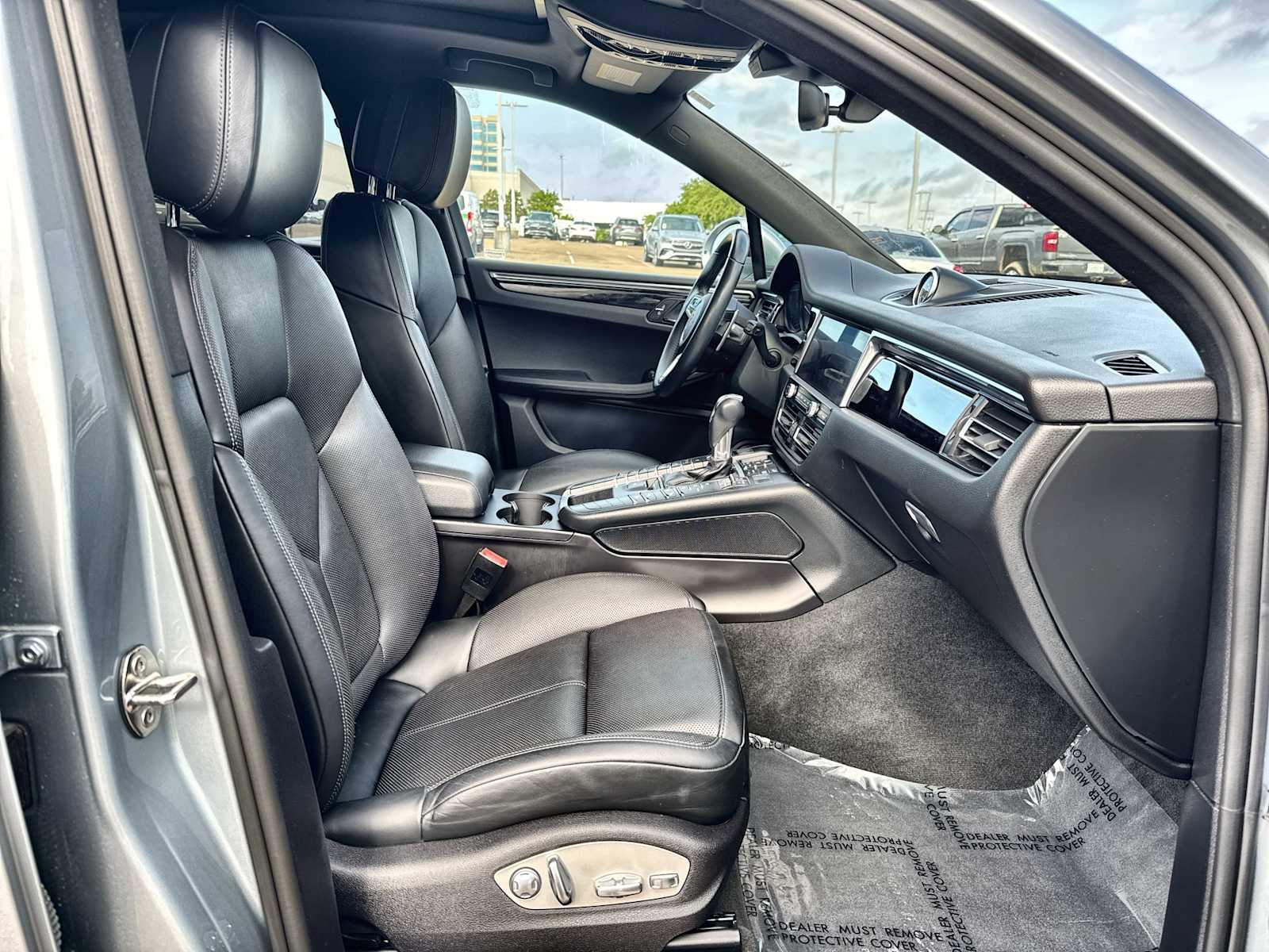 Thumbnail: 2020 Porsche Macan - 9