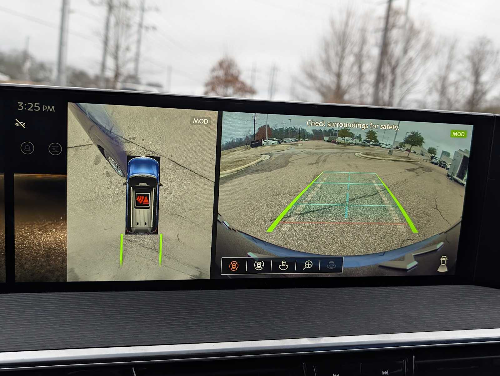 Thumbnail: 2025 INFINITI QX80 - 13