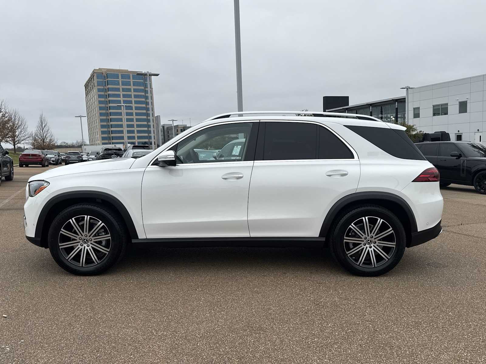 Thumbnail: 2026 Mercedes-Benz GLE - 3